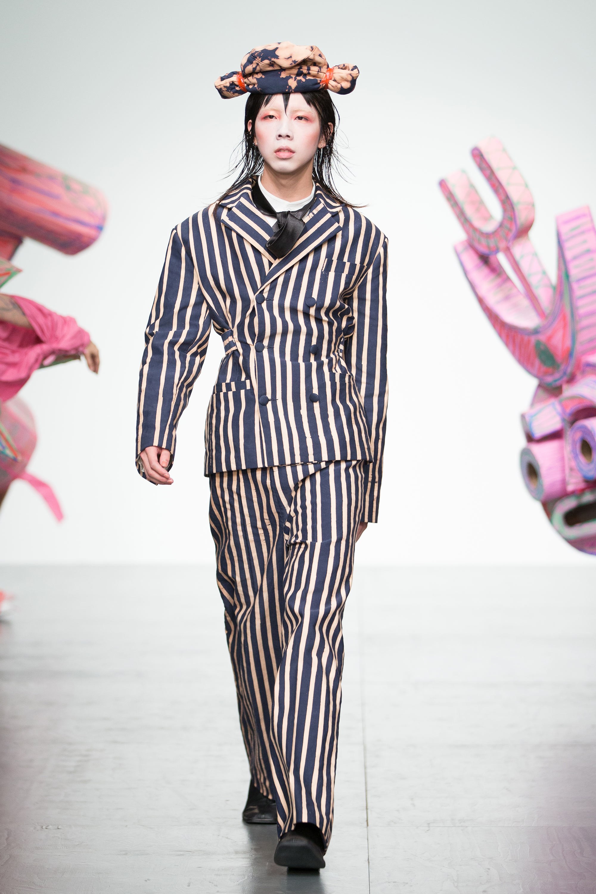 17-charles-jeffrey-loverboy-spring-summer-2018.jpg