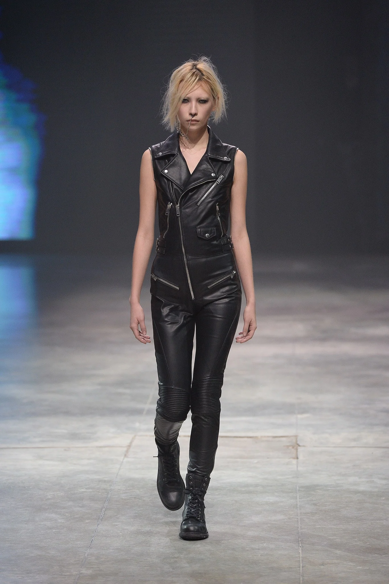 Diesel_008_1366.1366x2048.JPG