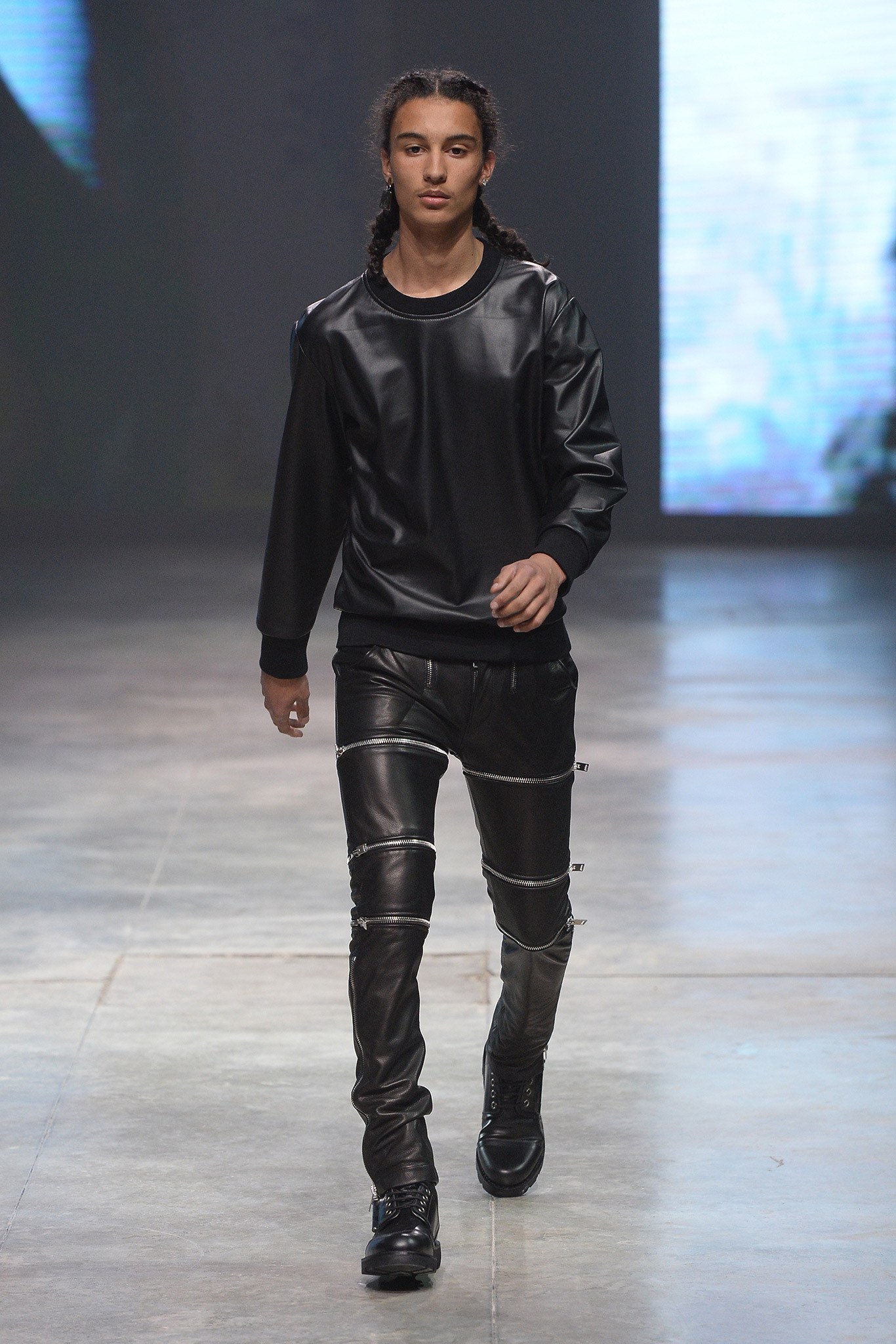 Diesel_018_1366.1366x2048.JPG