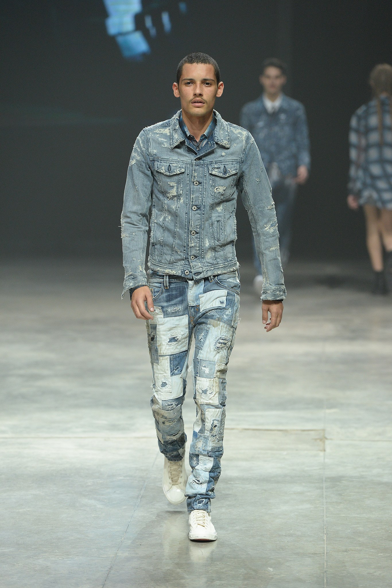 Diesel_043_1366.1366x2048.JPG