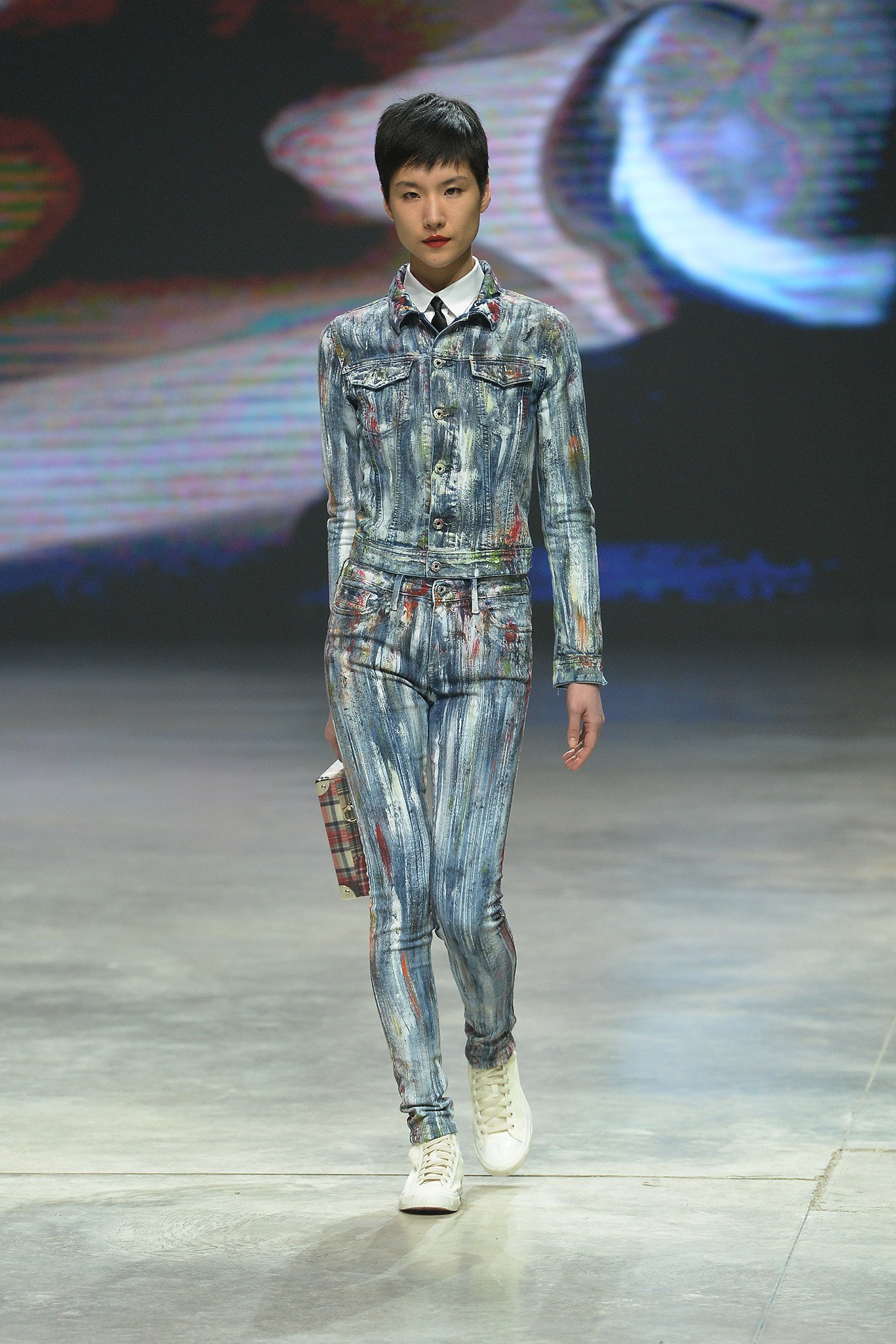 Diesel_048_1366.1366x2048.JPG