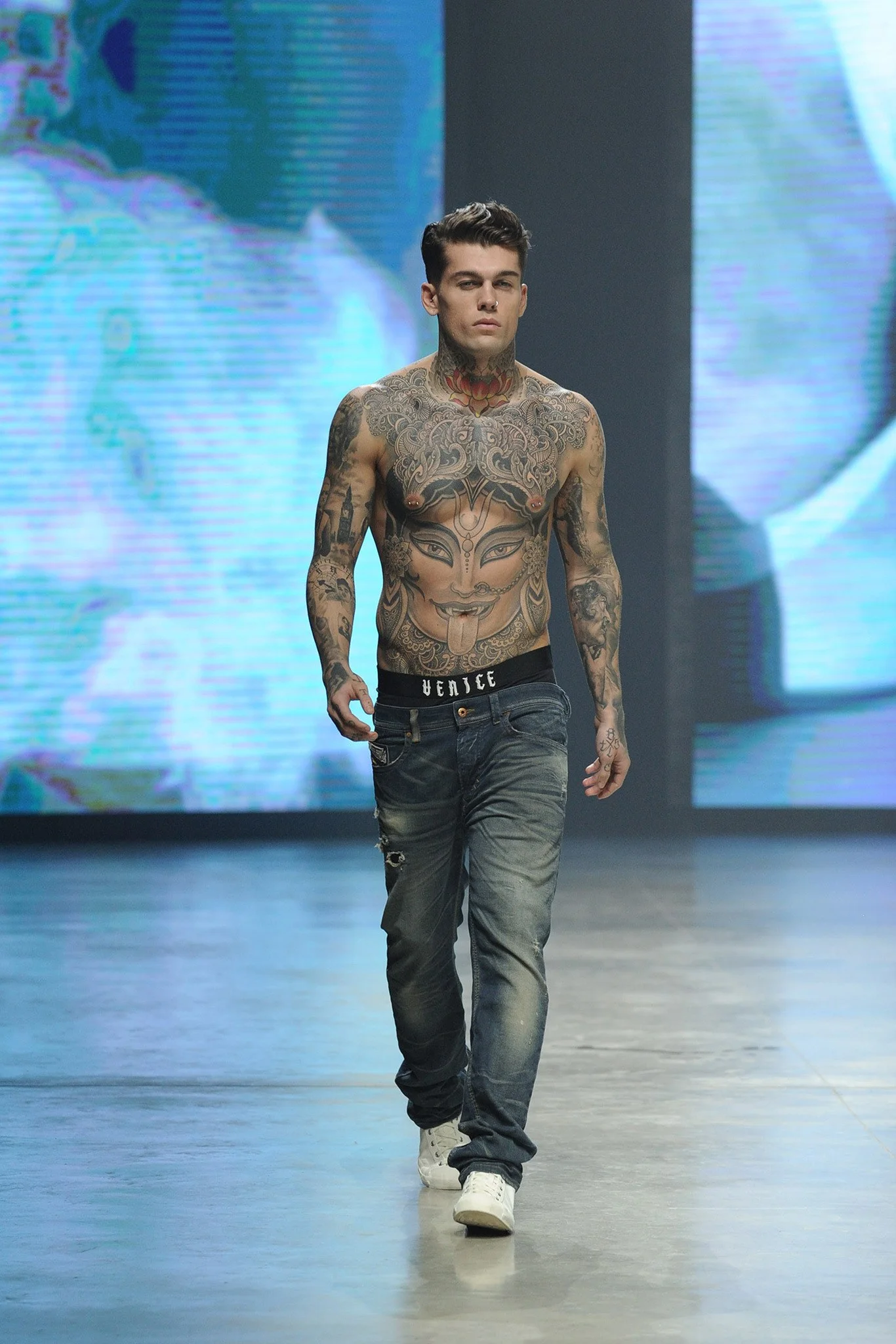 Diesel_063_1366.1366x2048.JPG