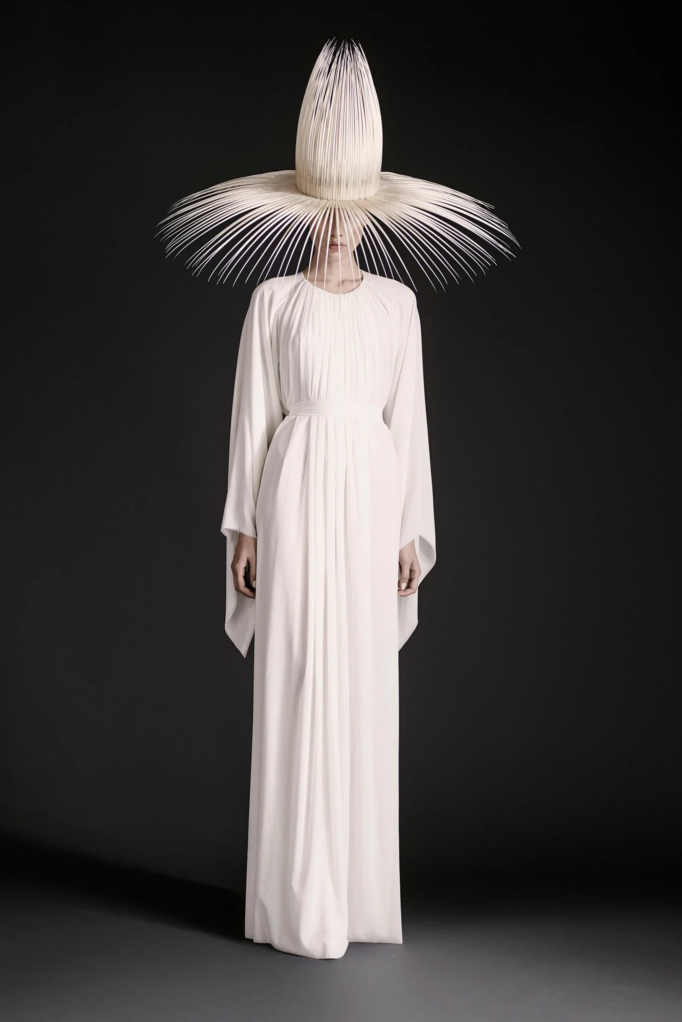 Gareth_Pugh_001_1366.jpg