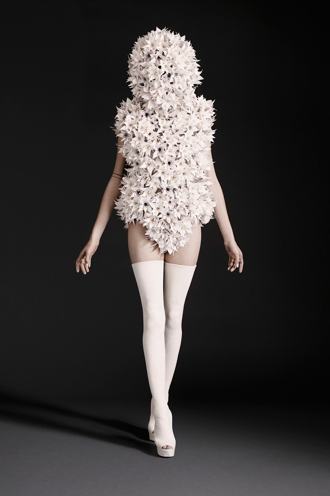 Gareth_Pugh_002_1366.jpg