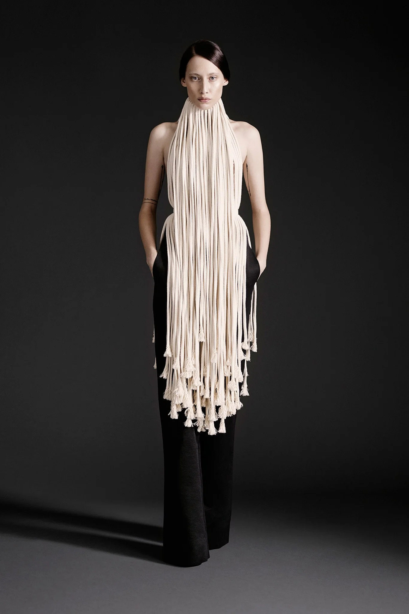 Gareth_Pugh_010_1366.jpg