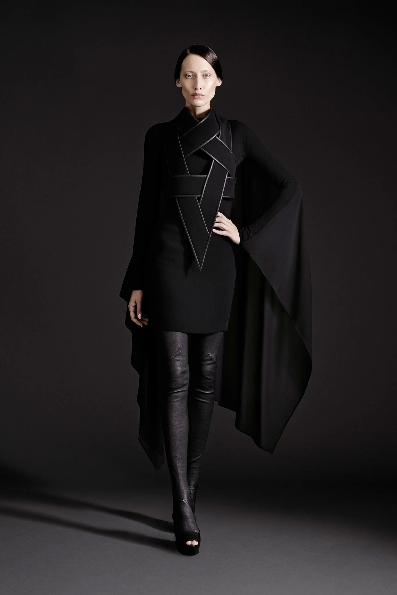 Gareth_Pugh_018_1366.jpg