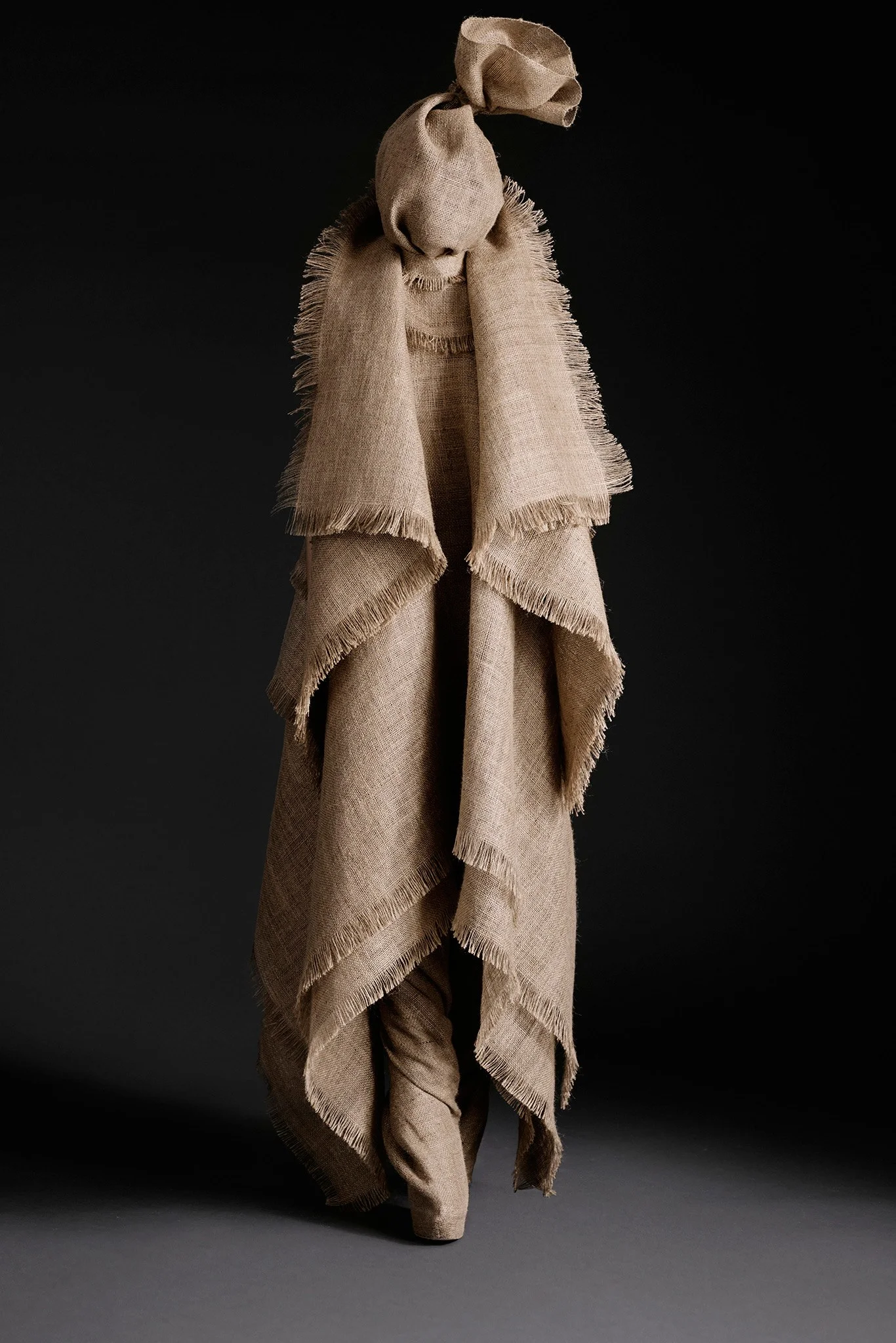 Gareth_Pugh_027_1366.jpg