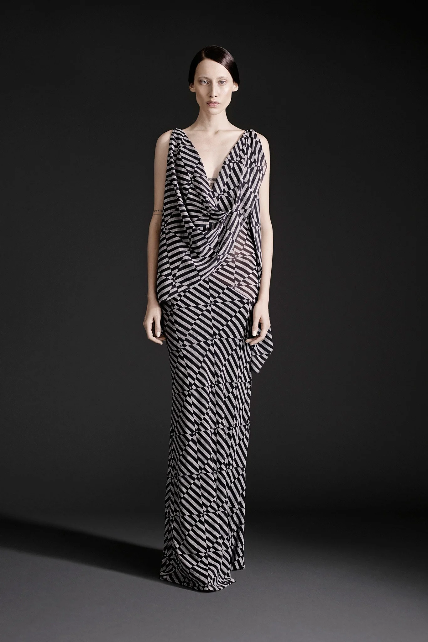 Gareth_Pugh_029_1366.jpg