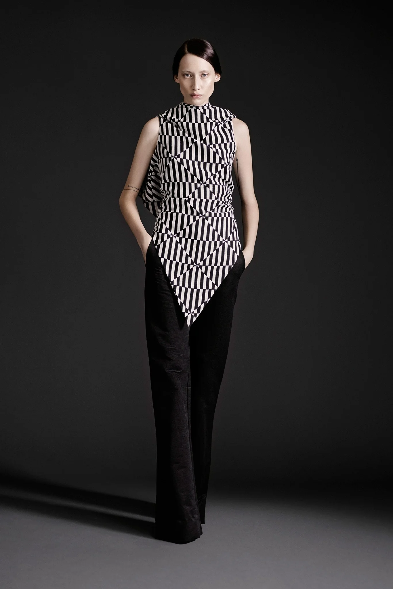 Gareth_Pugh_031_1366.jpg