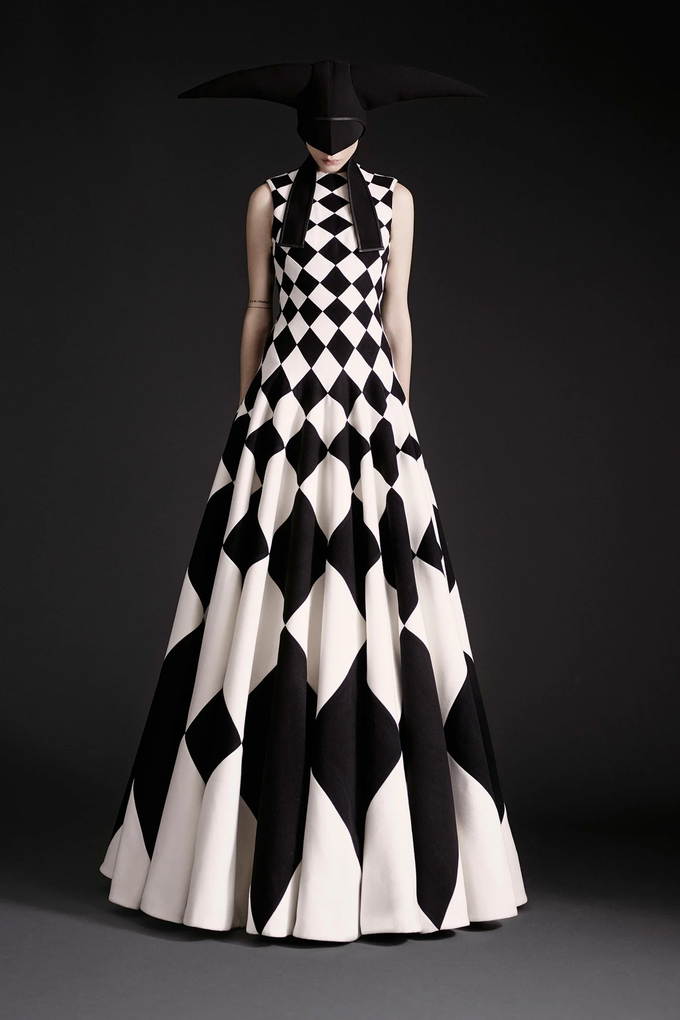 Gareth_Pugh_034_1366.jpg