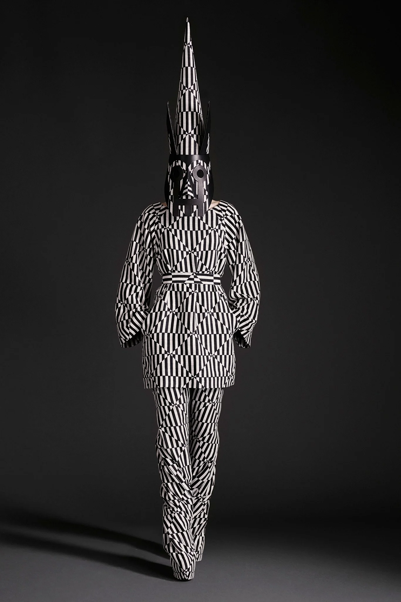 Gareth_Pugh_038_1366.jpg