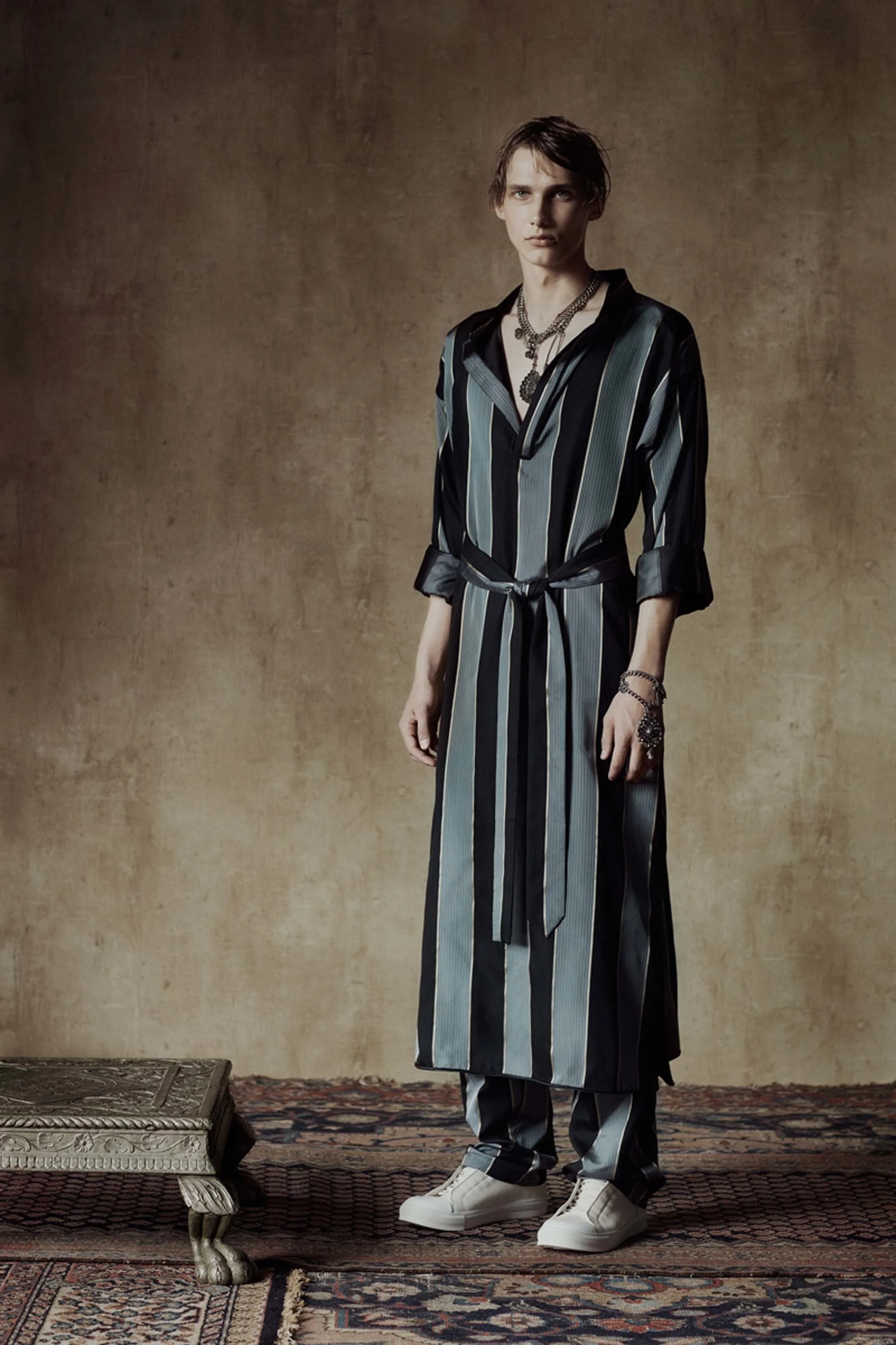 02-alexander-mcqueen-resort-17.jpg
