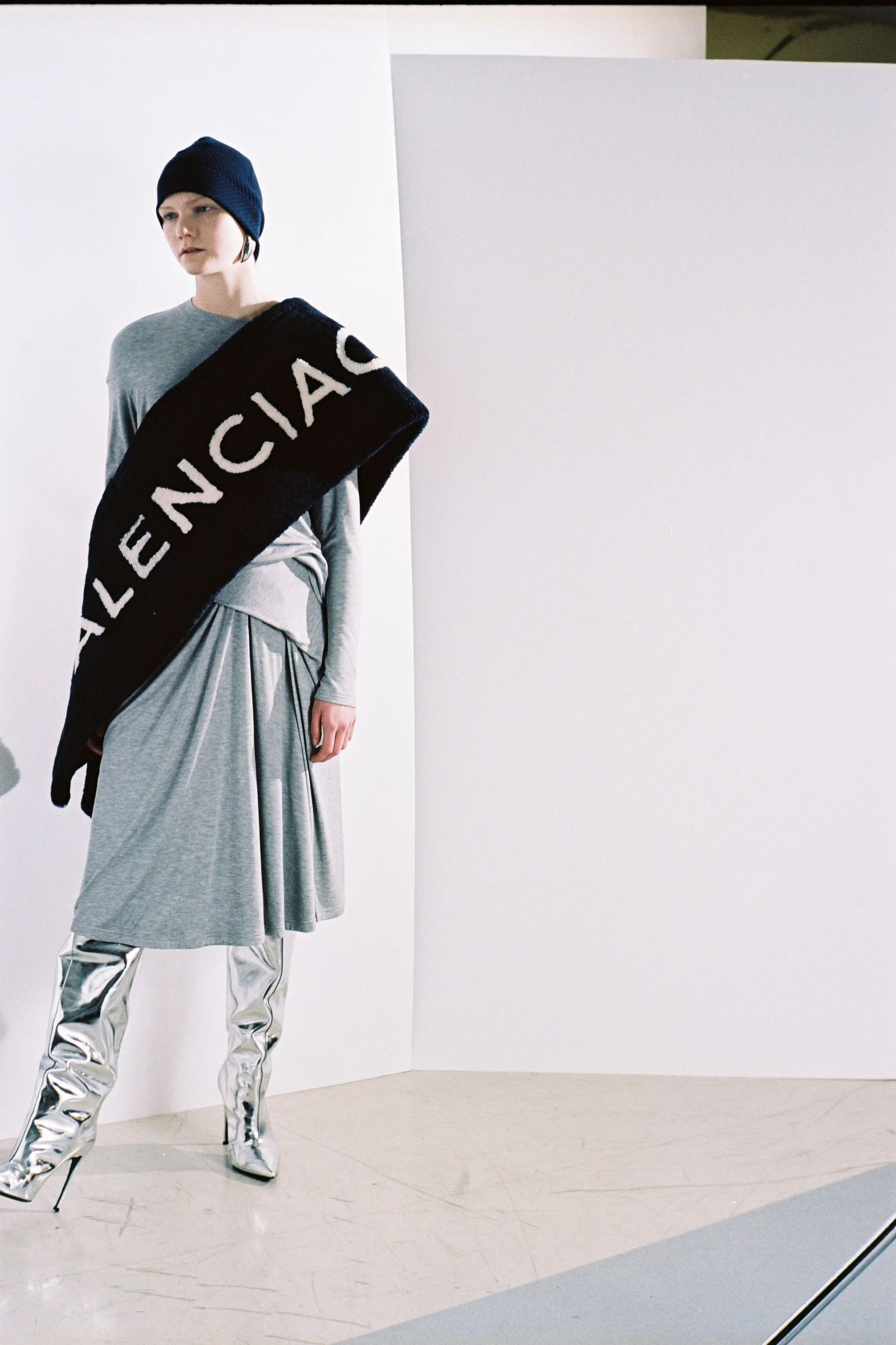 08-balenciaga-pre-fall-2016.jpg