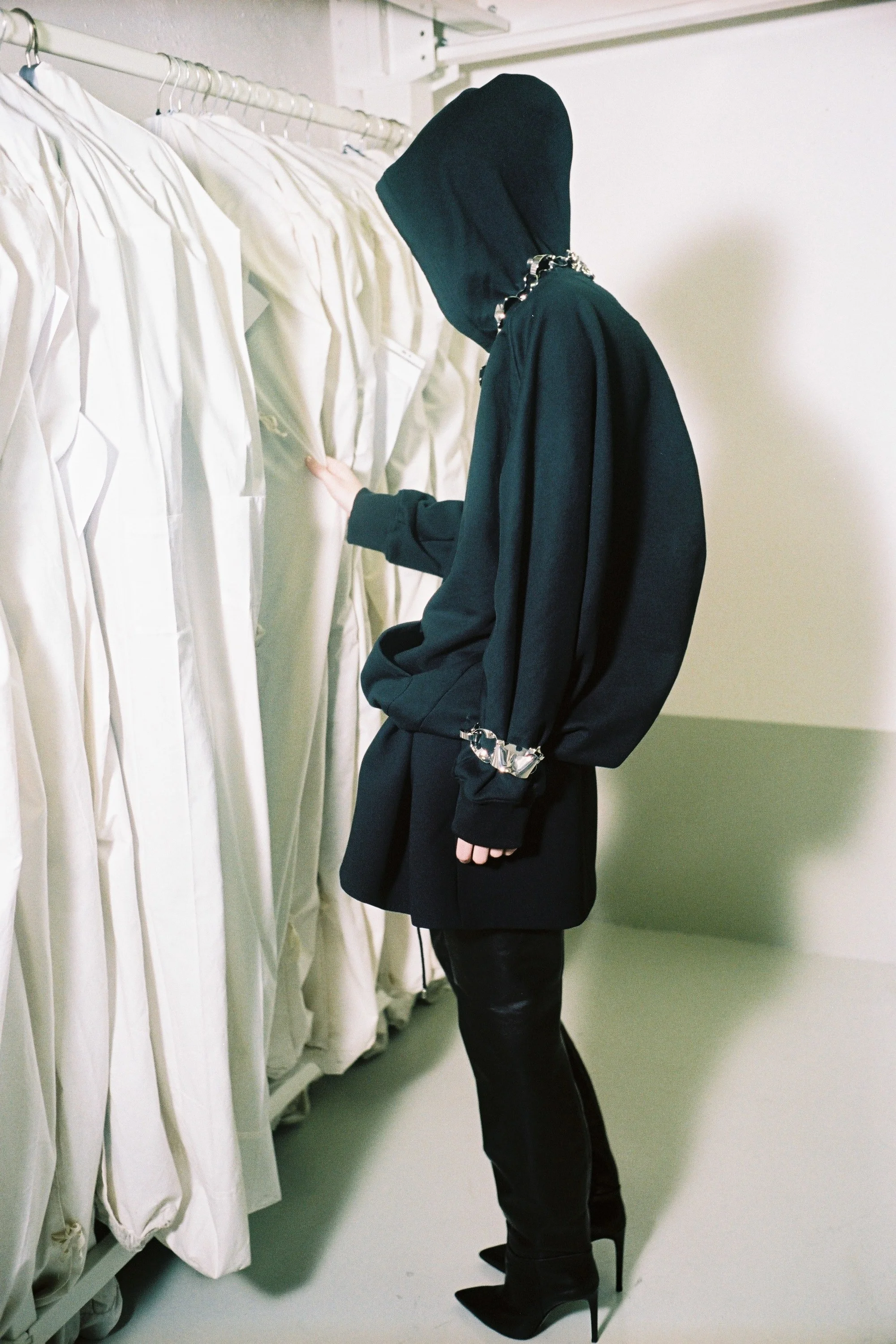 17-balenciaga-pre-fall-2016.jpg