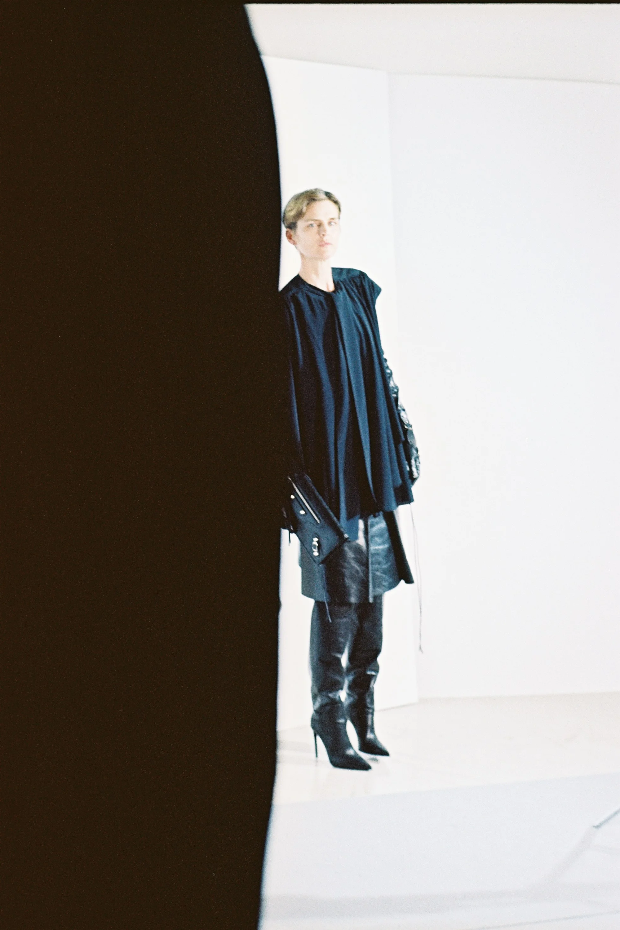 26-balenciaga-pre-fall-2016.jpg
