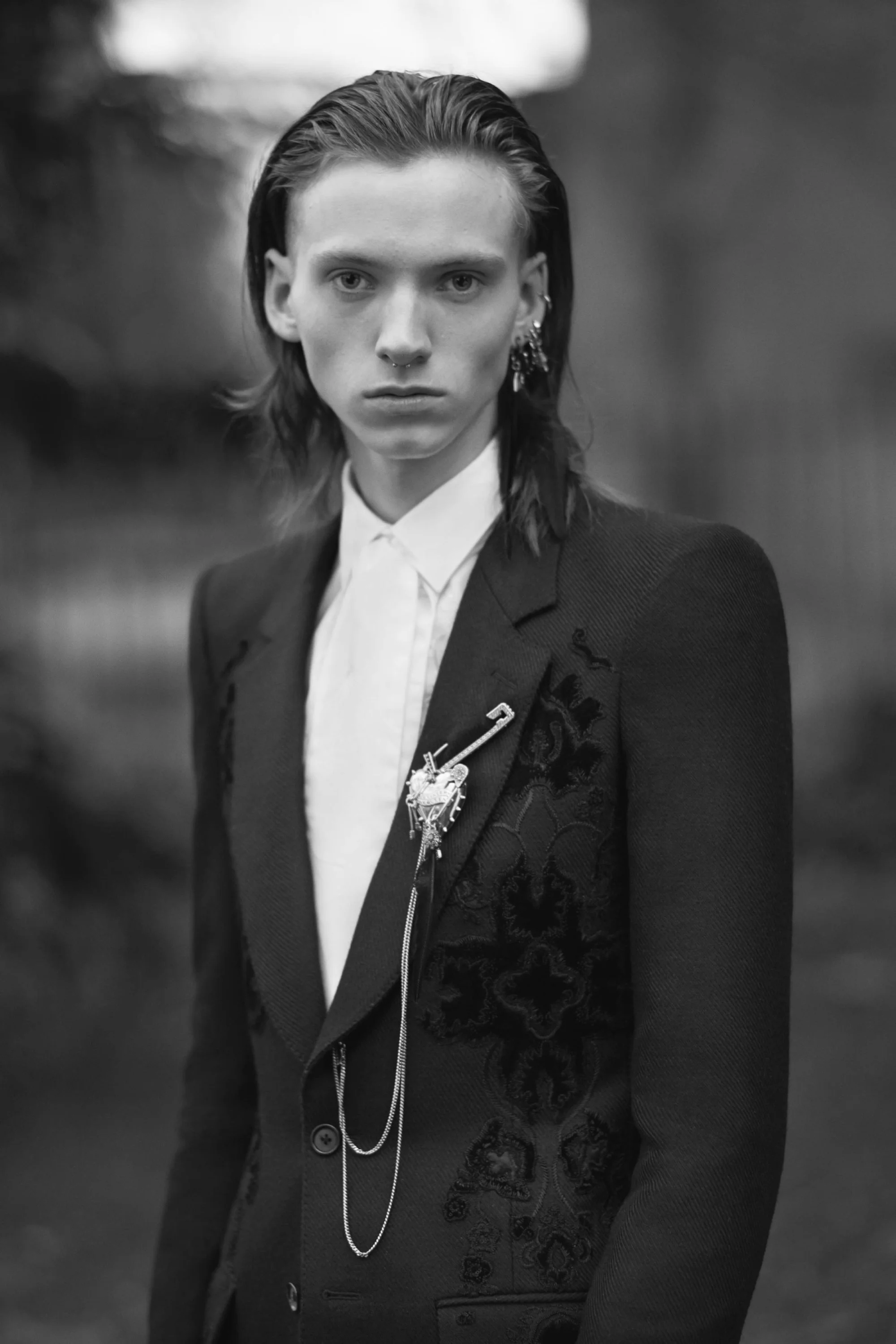 01-alexander-mcqueen-fall-2017.jpg