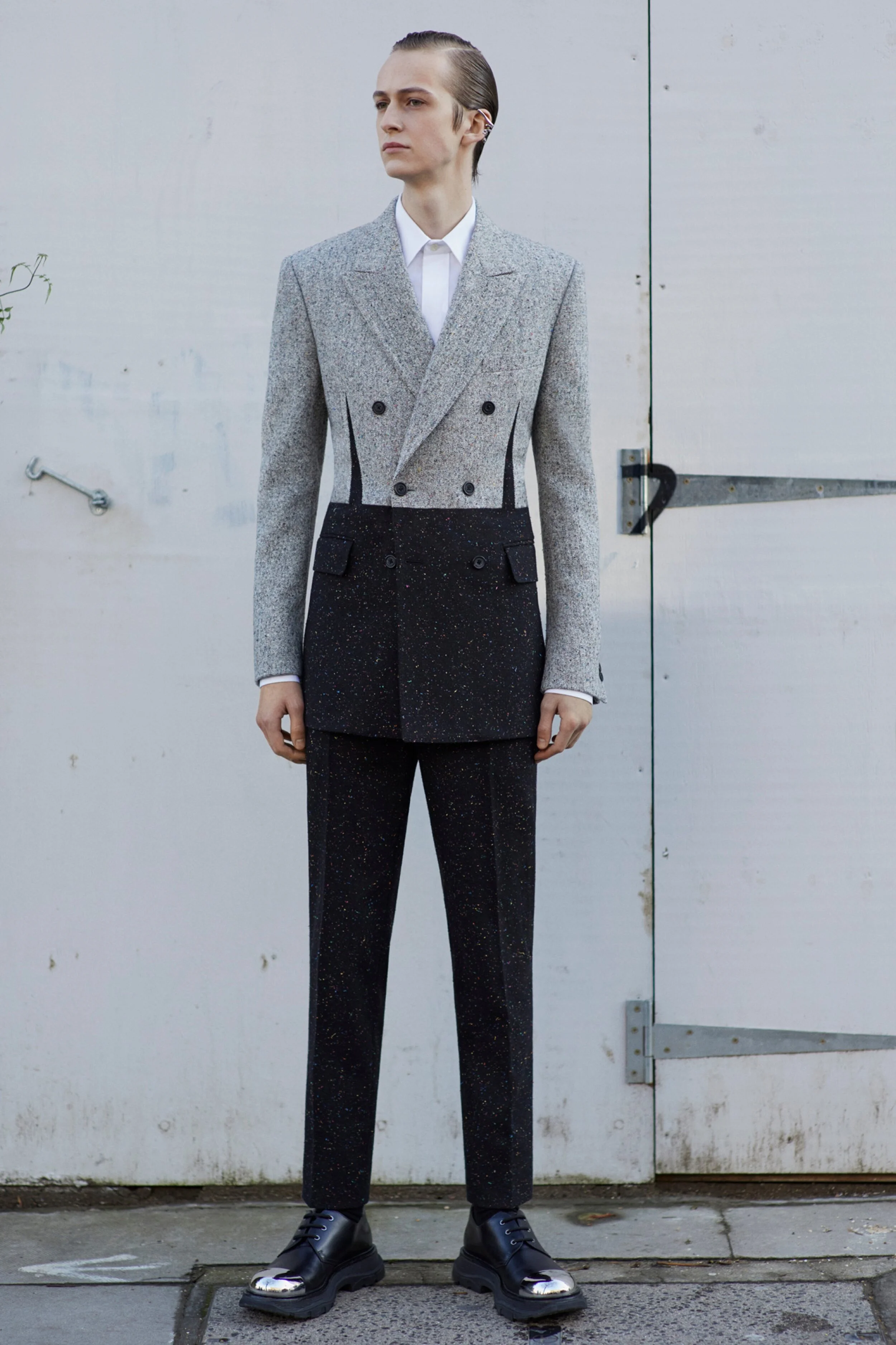 00002-Alexander-McQueen-Menswear-Fall-2020.jpg