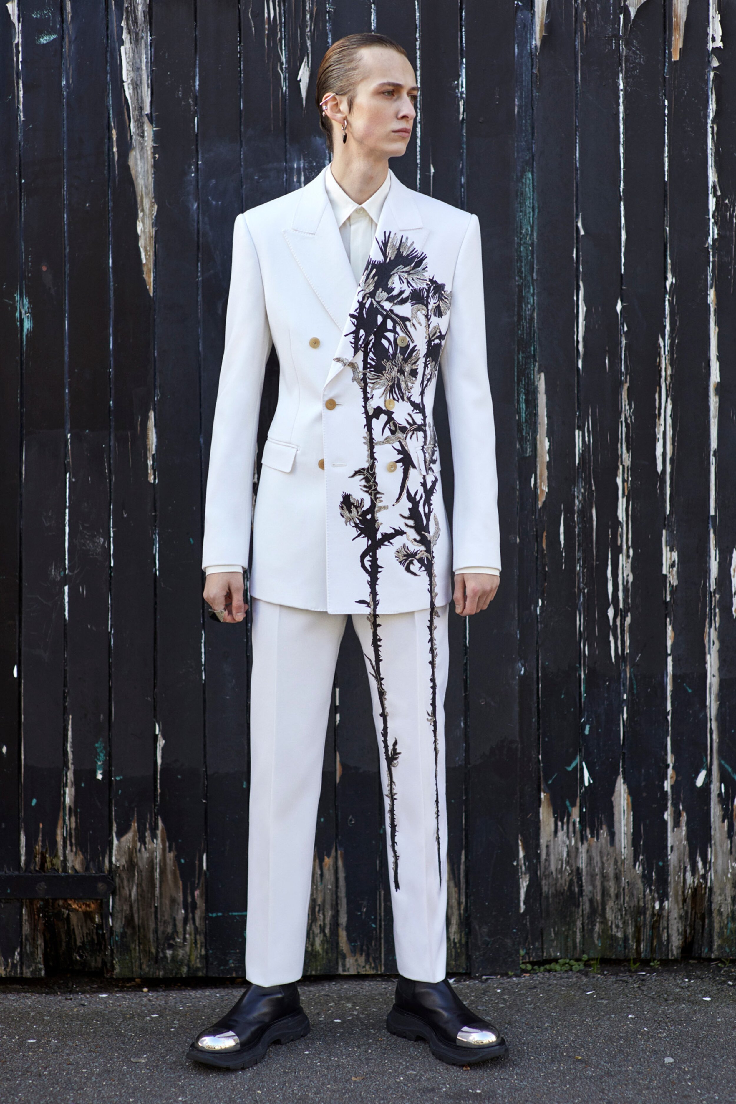 00011-Alexander-McQueen-Menswear-Fall-2020.jpg