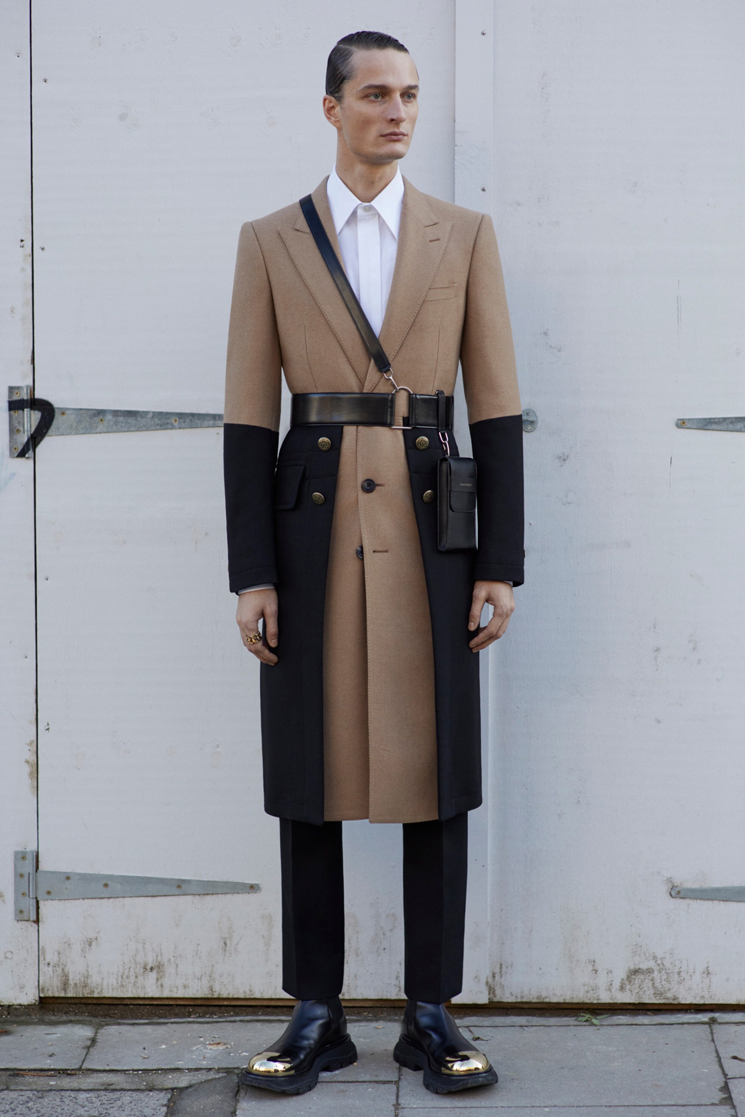 00014-Alexander-McQueen-Menswear-Fall-2020.jpg