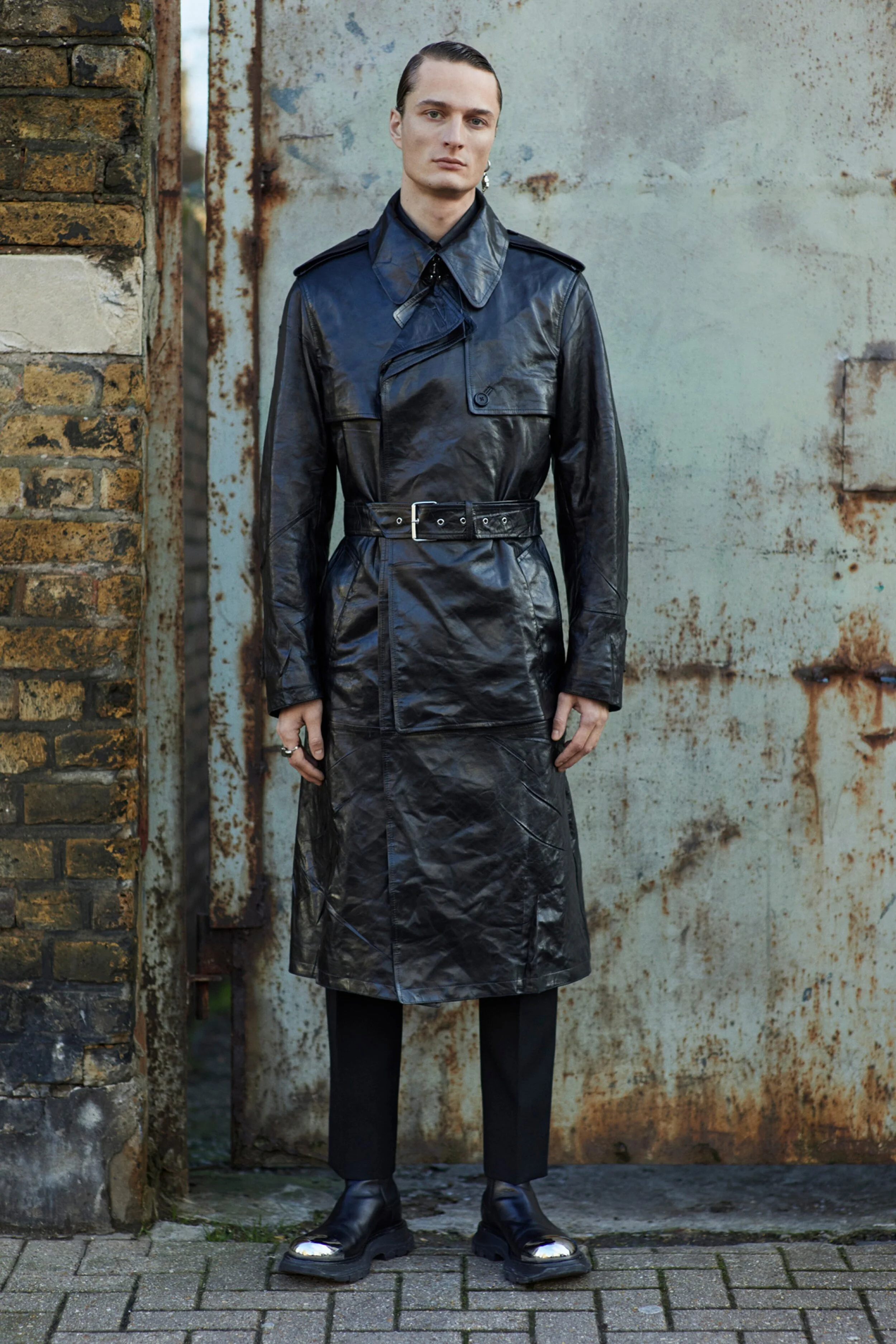 00016-Alexander-McQueen-Menswear-Fall-2020.jpg