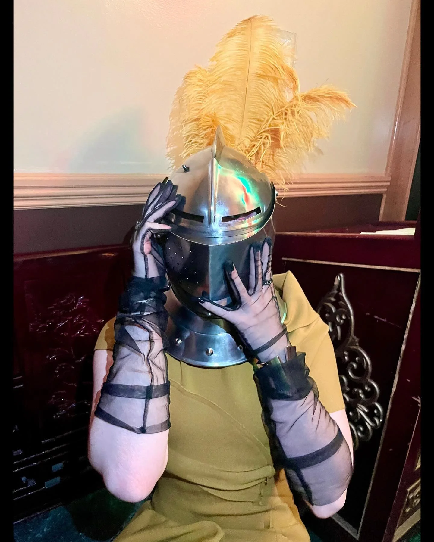 Knight at the club 💛⚔️