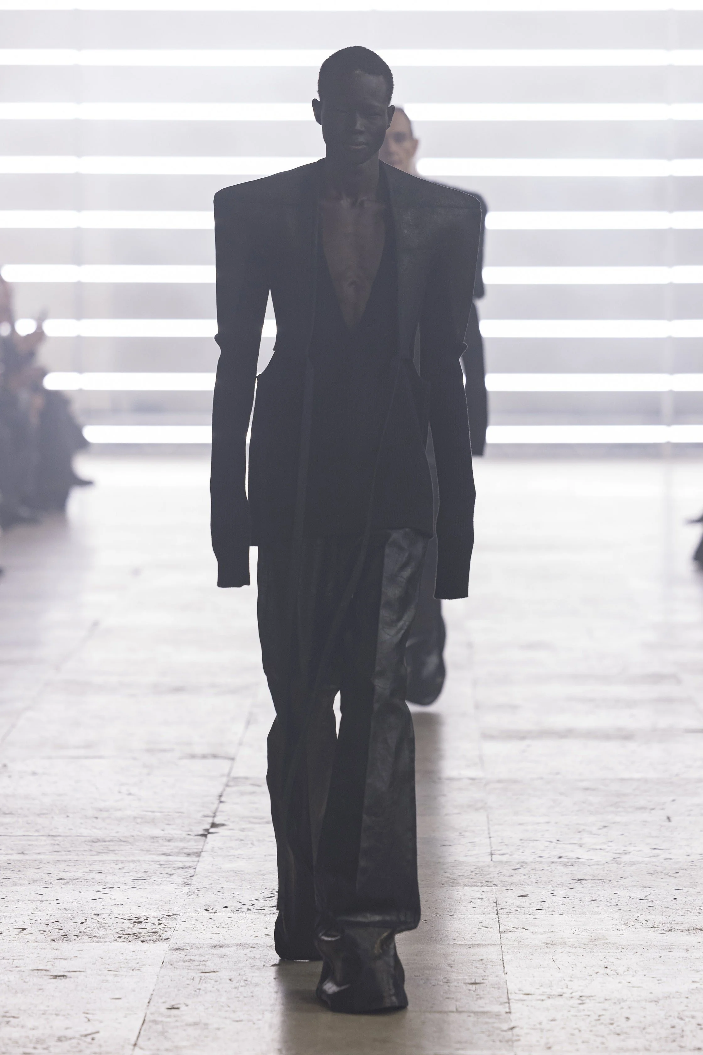 00013-rick-owens-fall-2025-menswear-credit-brand.jpg