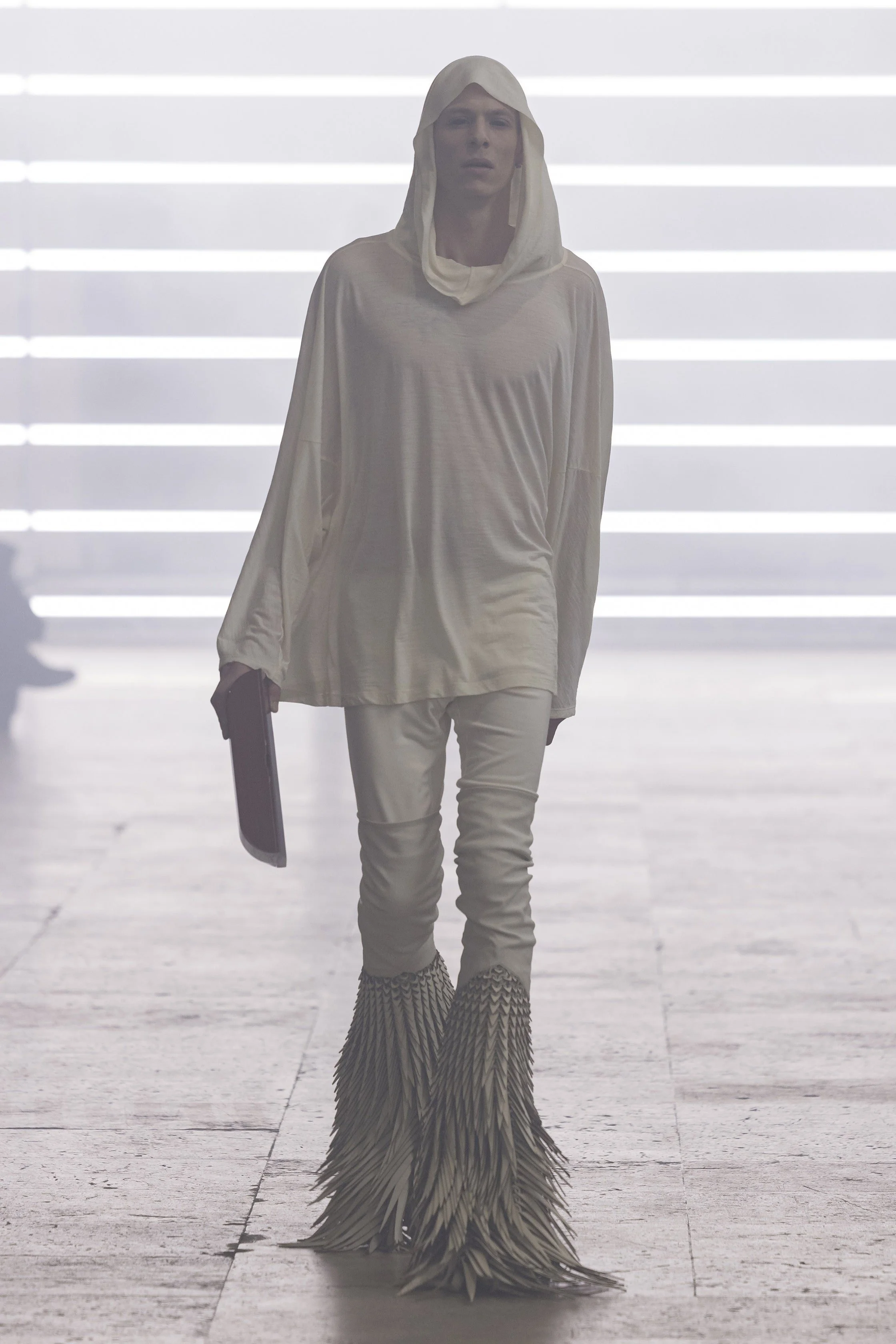 00025-rick-owens-fall-2025-menswear-credit-brand.jpg