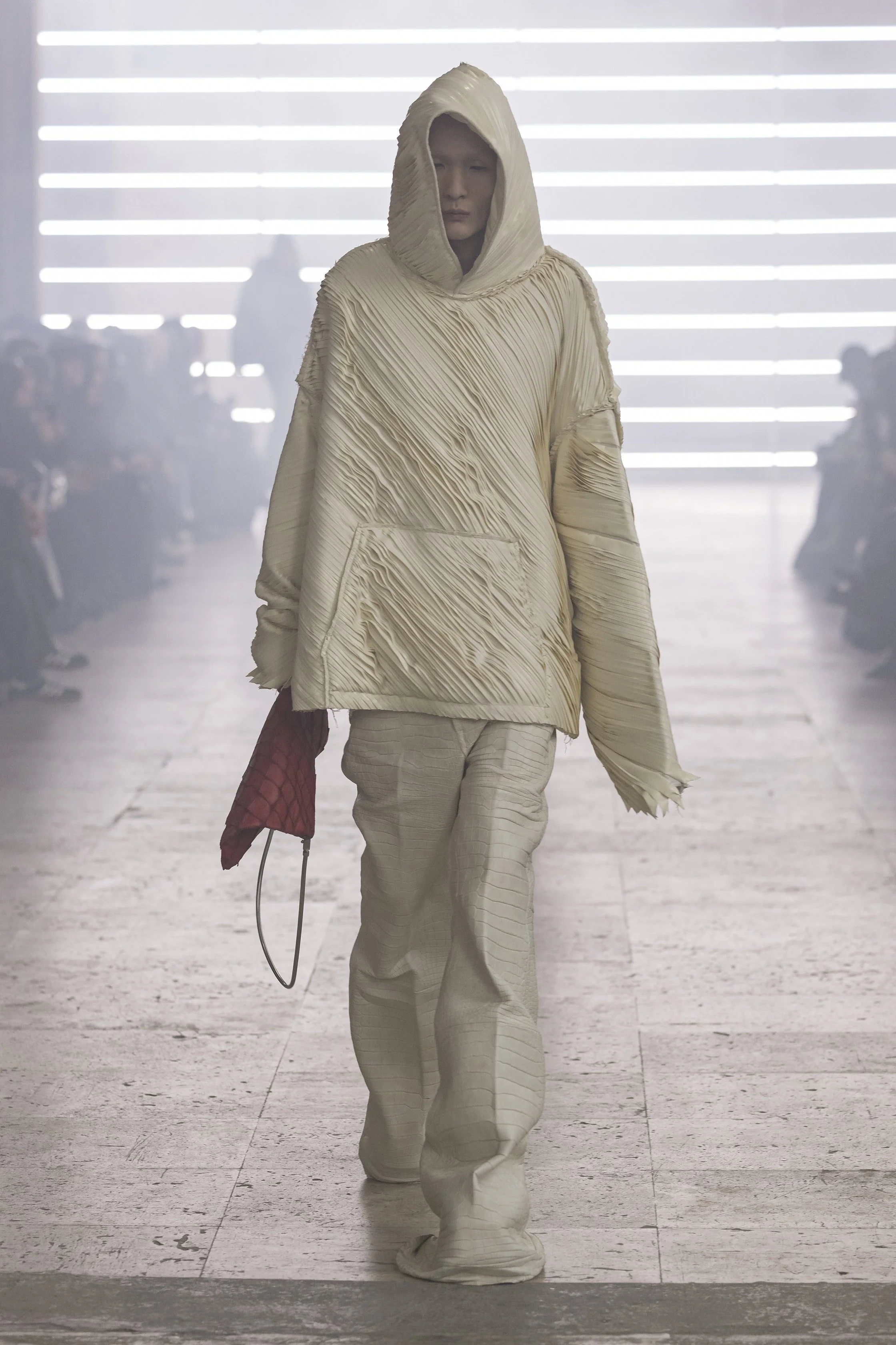 00030-rick-owens-fall-2025-menswear-credit-brand.jpg