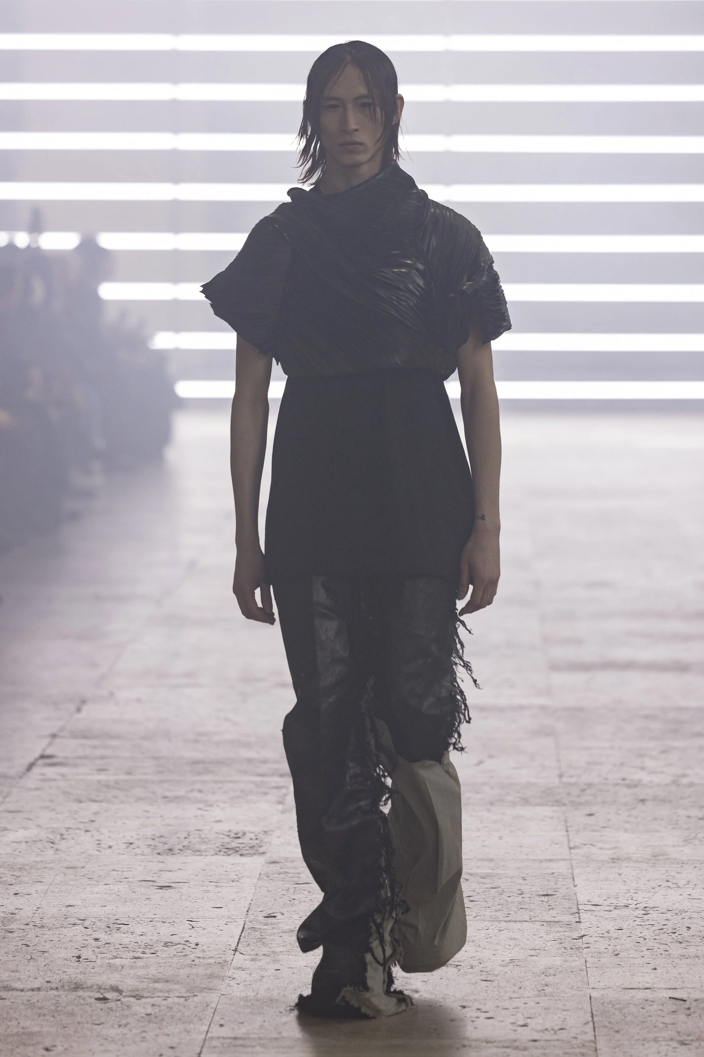 00035-rick-owens-fall-2025-menswear-credit-brand.jpg