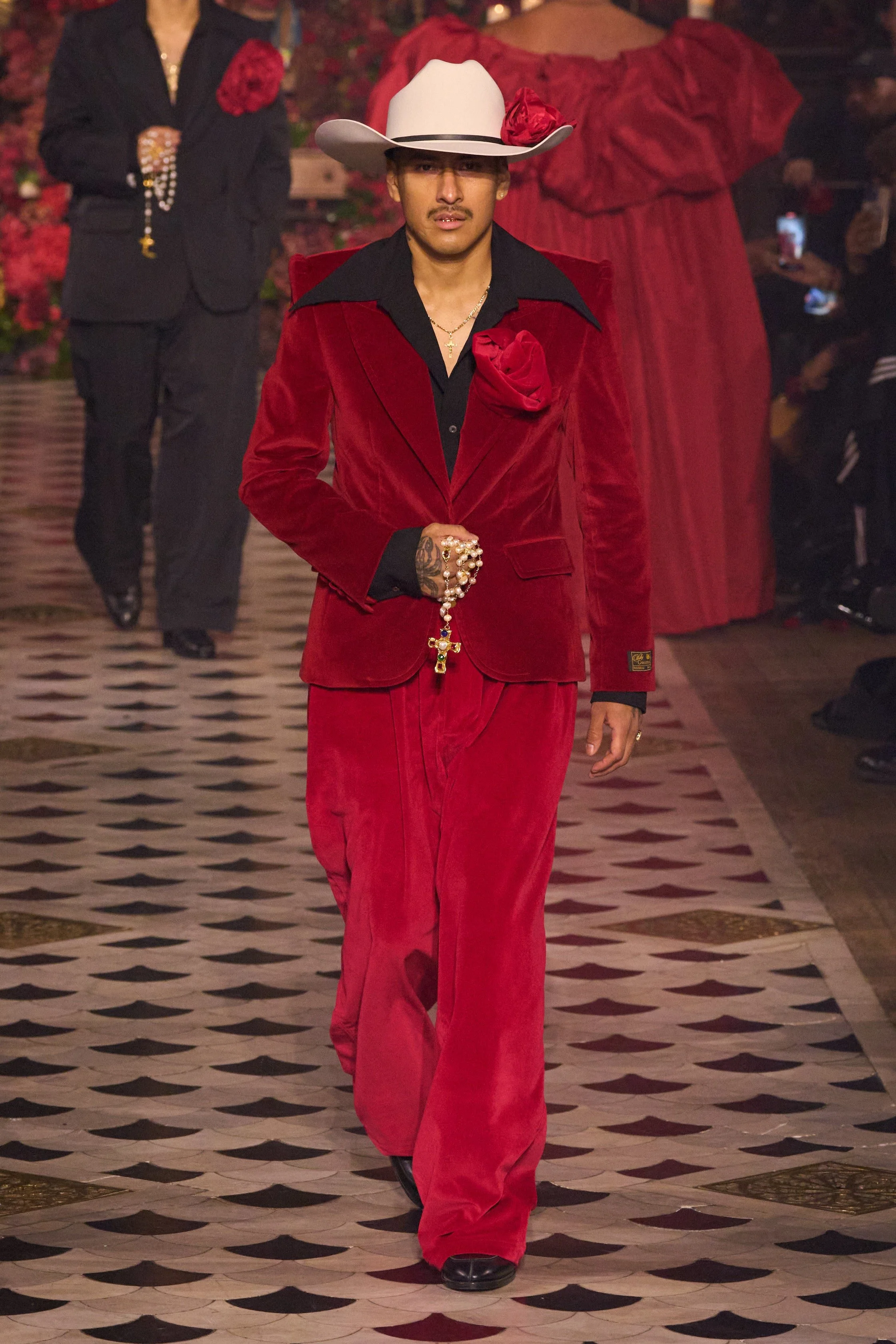 00002-willy-chavarria-fall-2025-menswear-credit-gorunway.jpg