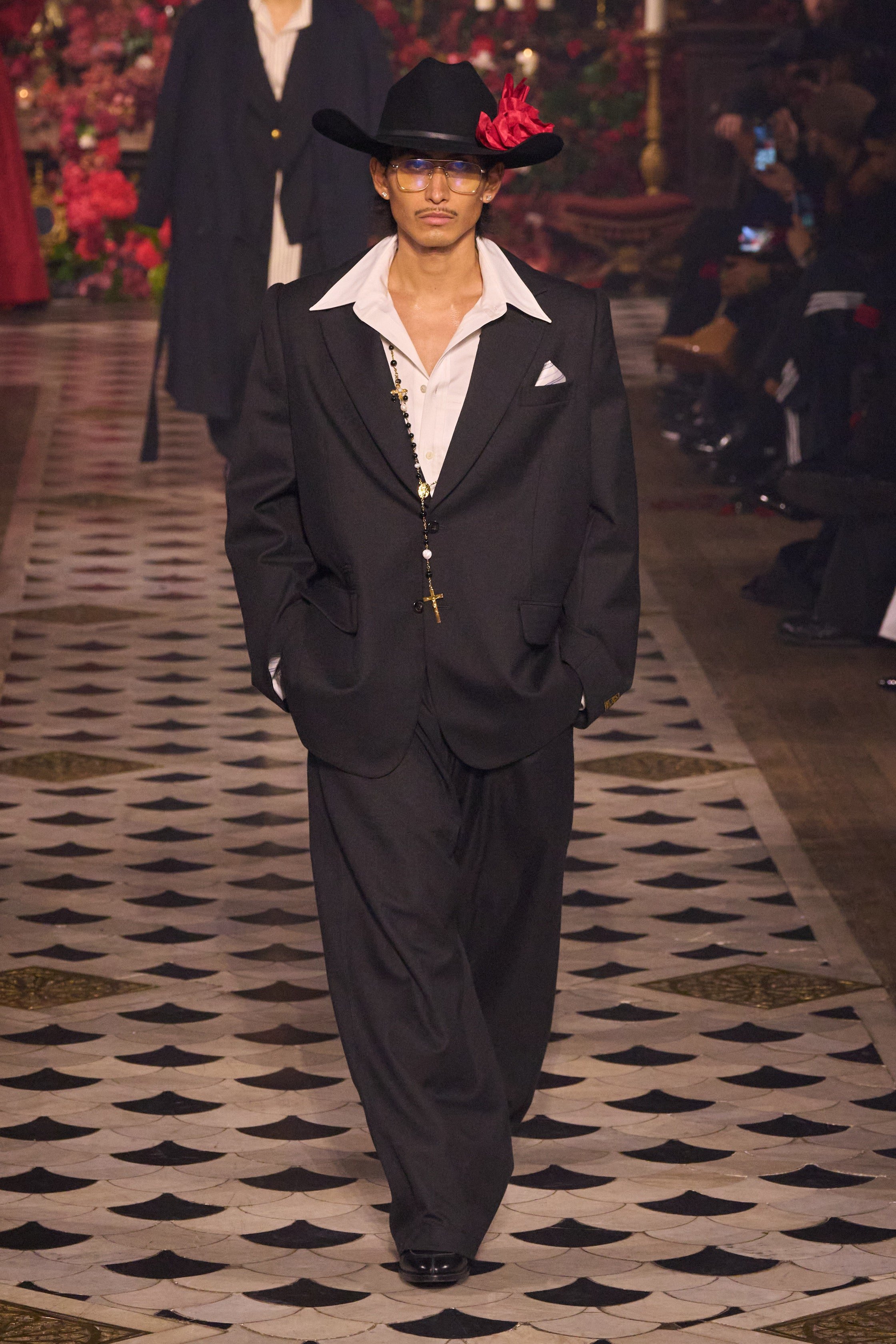 00004-willy-chavarria-fall-2025-menswear-credit-gorunway.jpg