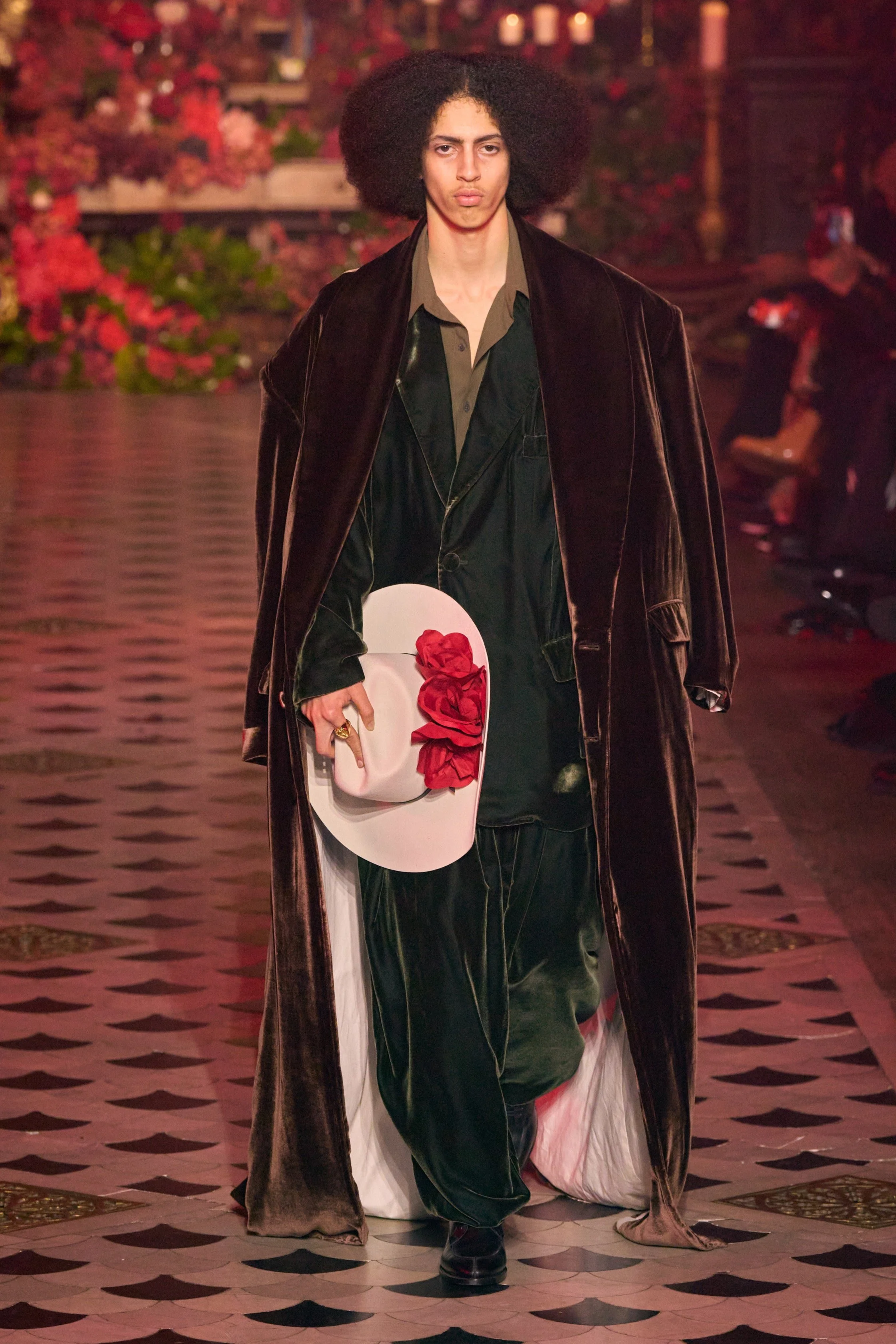 00050-willy-chavarria-fall-2025-menswear-credit-gorunway.jpg