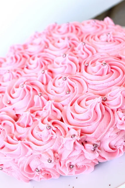 How to: Cake Decorating Rosettes