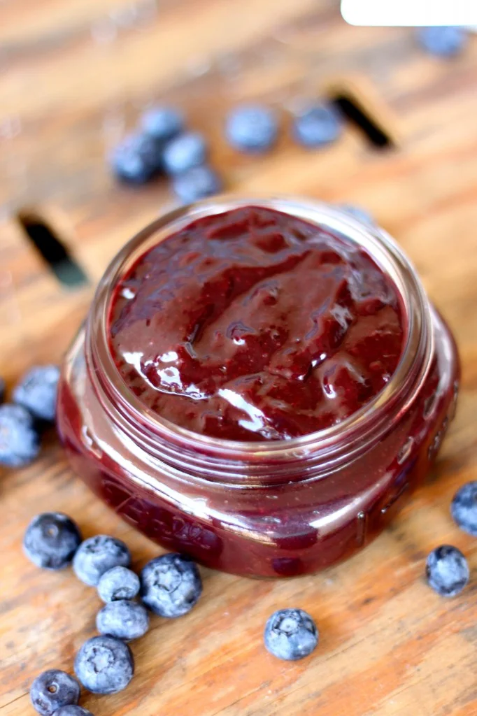 Hubby Meals: Blueberry BBQ Sauce and Chicken Sandwiches