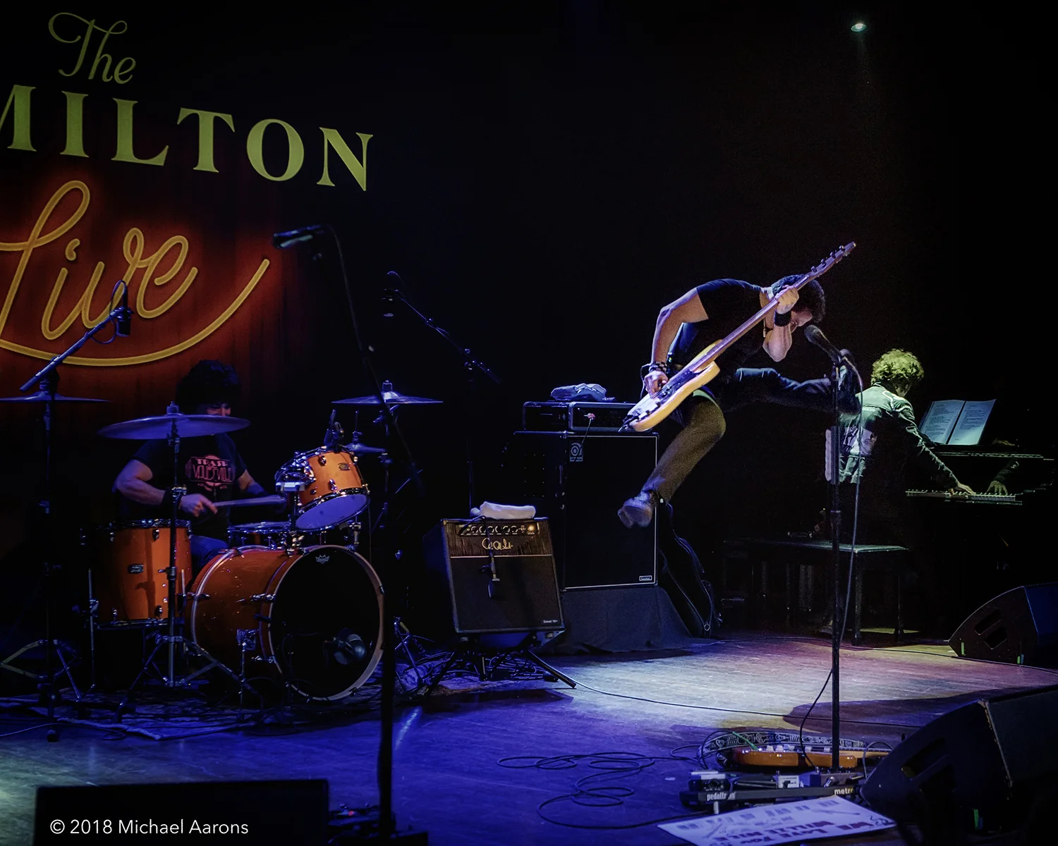 Johnny Pisano performing (while airborne) with Willie Nile