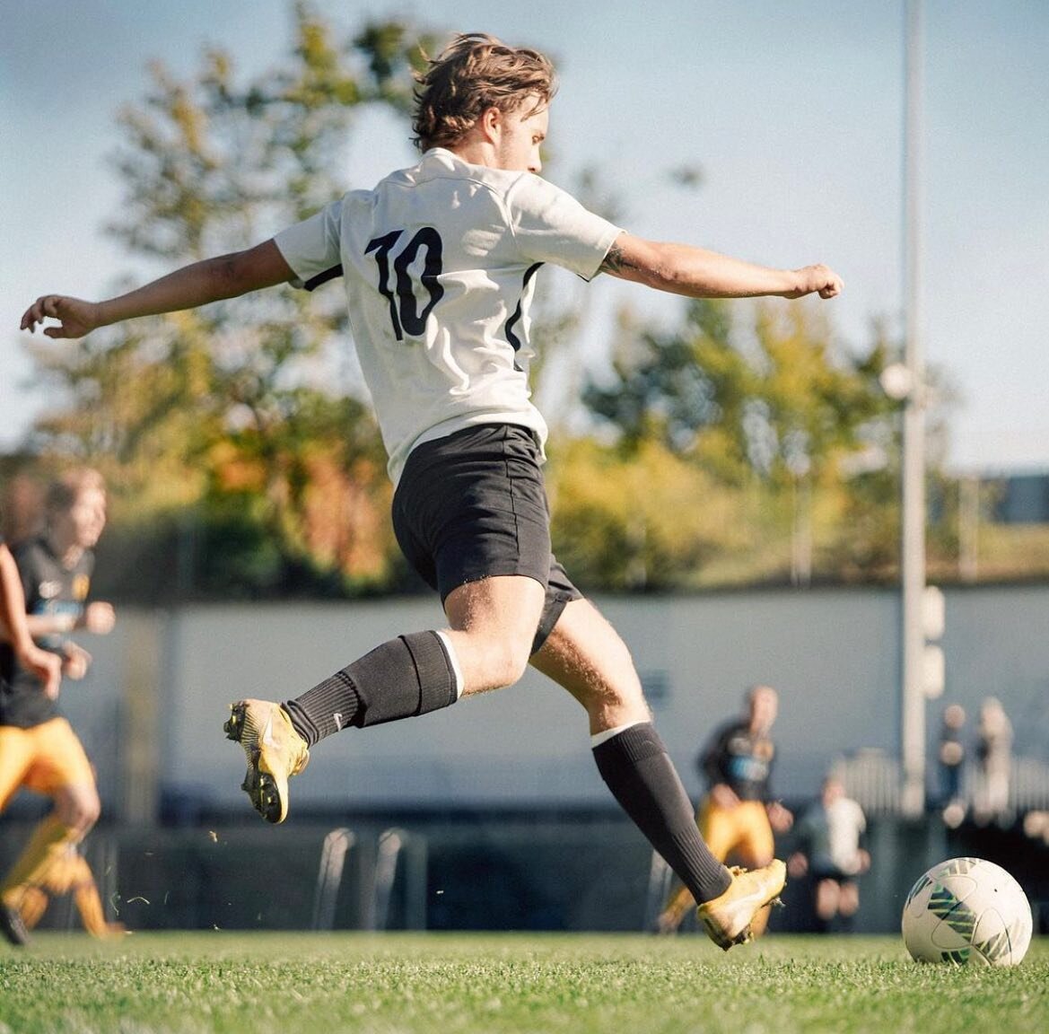 Ligastart! Am Sonntag geht&lsquo;s f&uuml;r unser 2️⃣ gleich mit einem Derby um 11:00 ausw&auml;rts beim @fcwitikon los! Unser 1️⃣ empf&auml;ngt dann um 13:00 den @fcwettswilbonstetten auf der Lengg und unser 3️⃣ spielt um 12:30 ausw&auml;rts gegen d