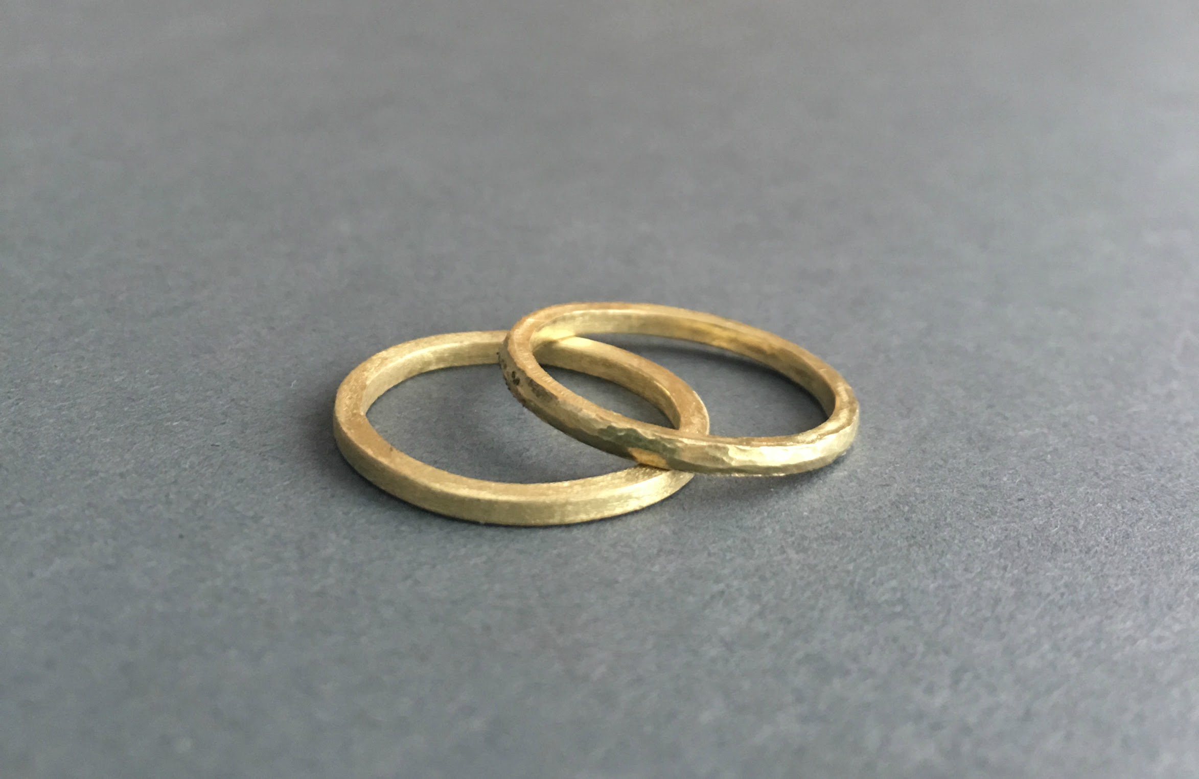 18K thin gold bands