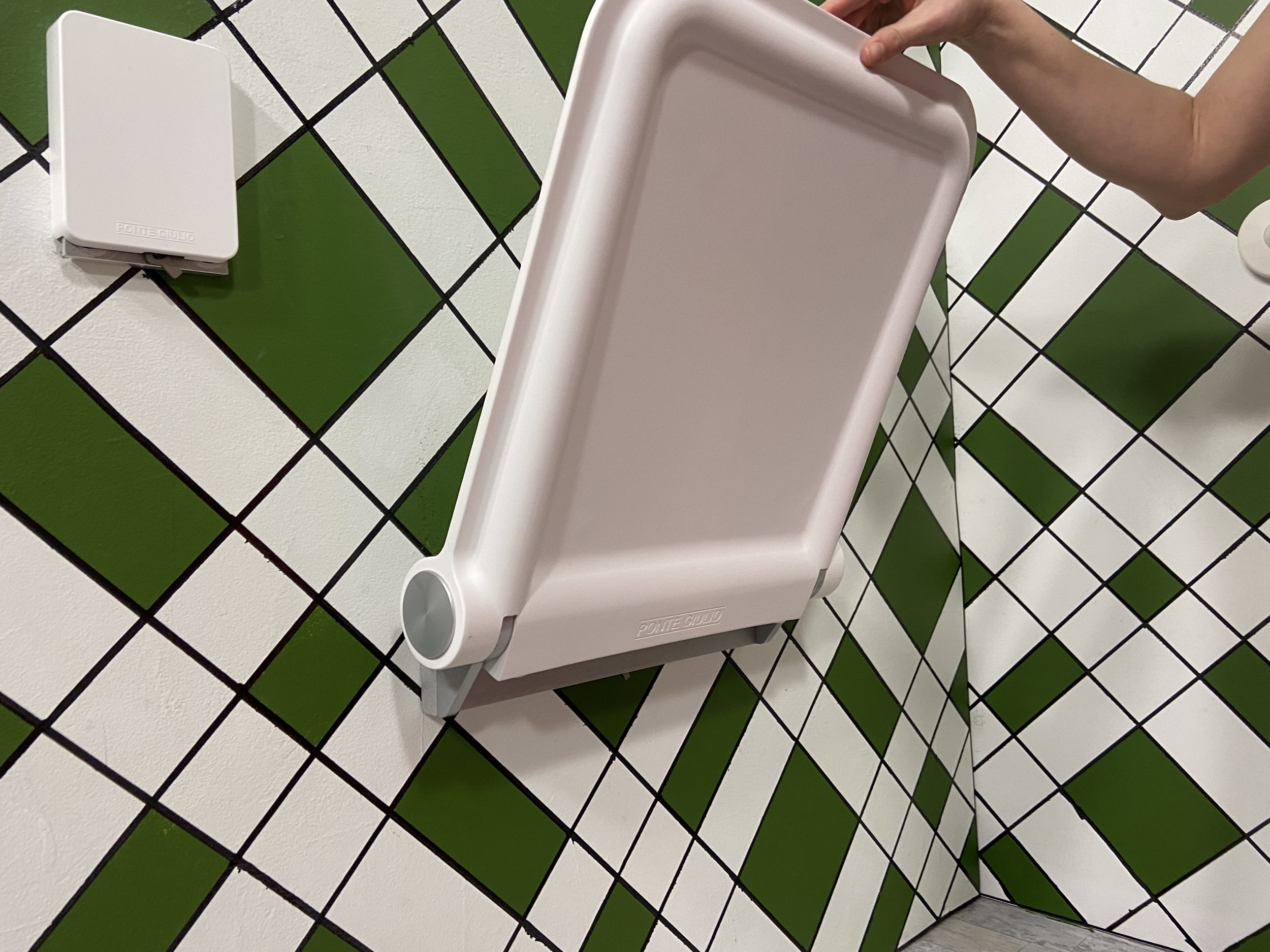 HUG folding and removable shower seat