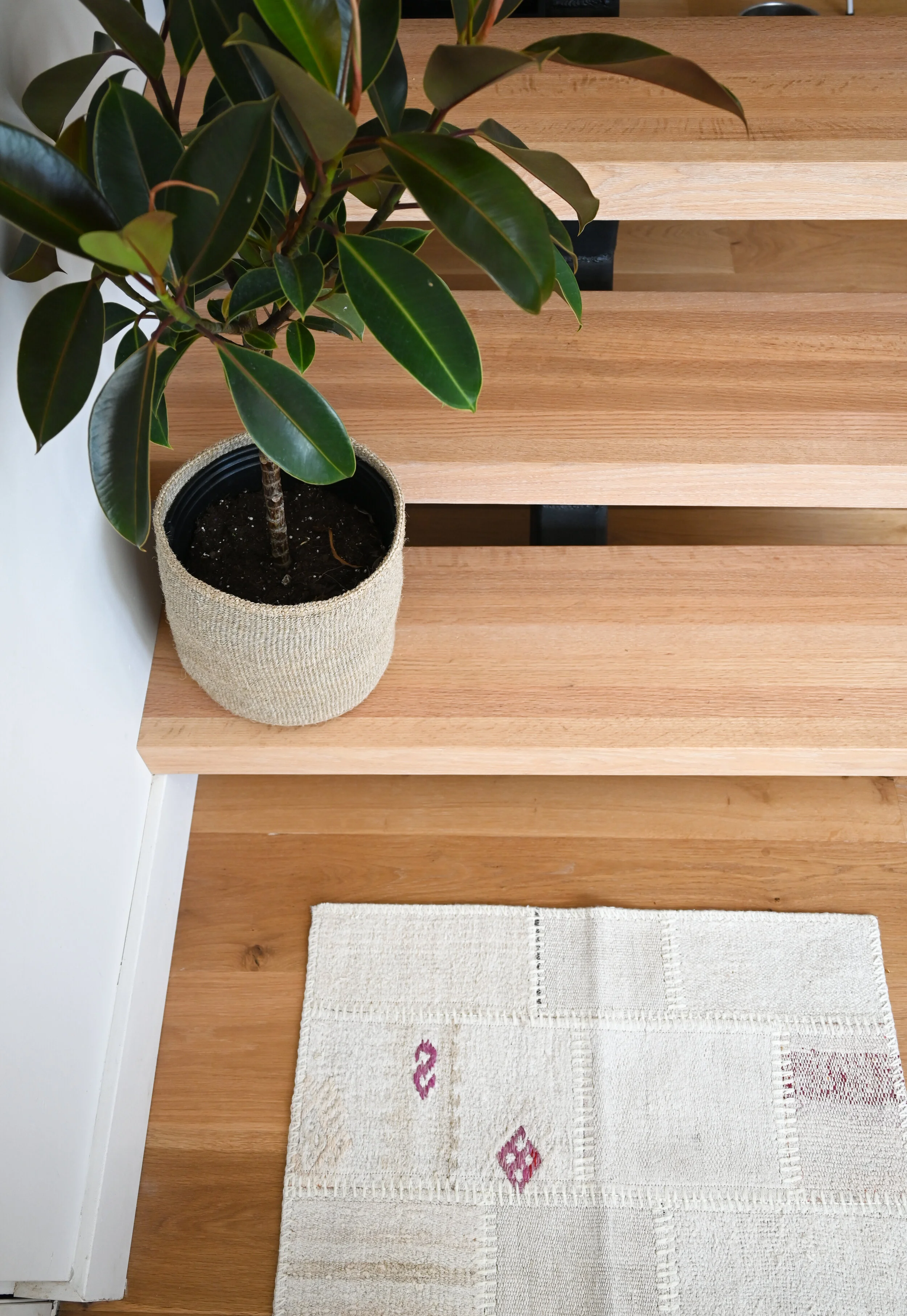 Solid Wood Tread Staircase