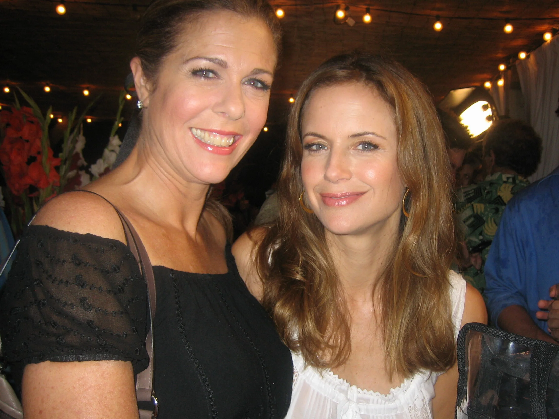 Rita Wilson &amp; Kelly Preston - on set