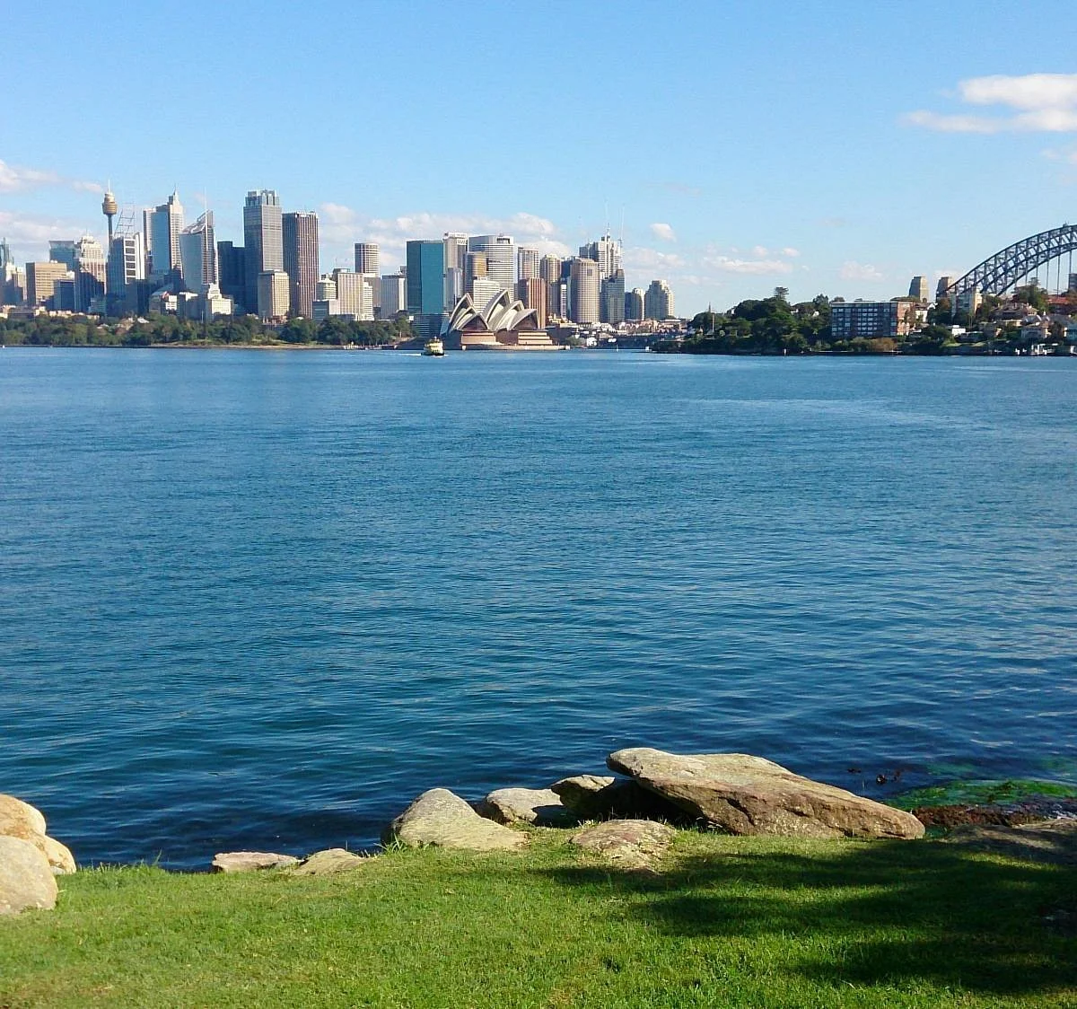 📣 Track Update 📣
For all those that are heading out on the track, a quick heads up that the pedestrian footbridge connecting Cremorne Reserve to Harnett Park is temporarily closed for repair. Mosman Council are working to get this fixed for you as