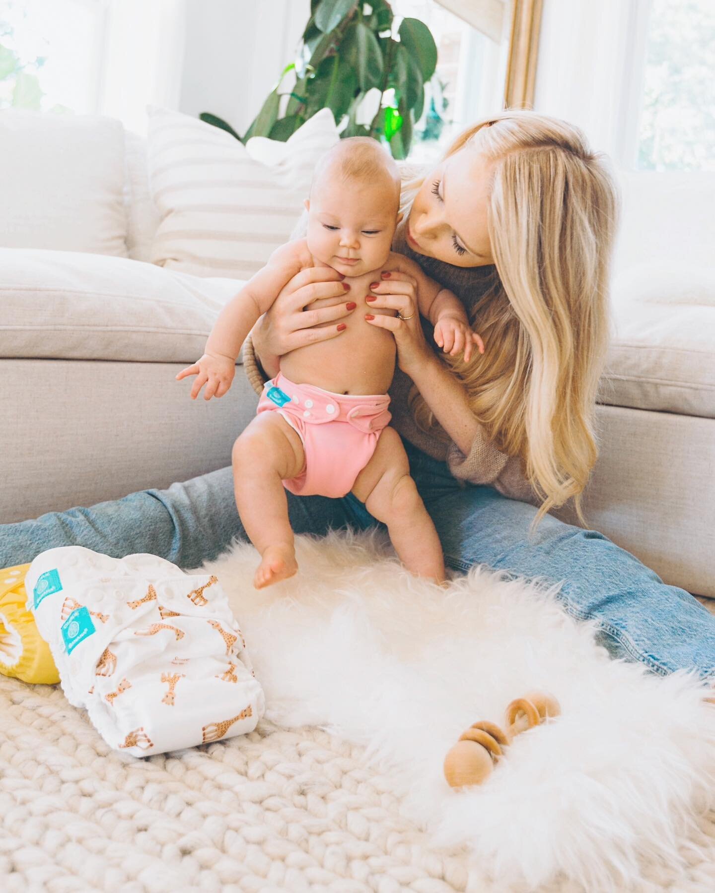 I&rsquo;ve been wanting to try reusable diapers for a while now and I&rsquo;m excited to start this journey using @lovecharliebanana cloth diapers! ✨Charlie Banana believes my baby can be a #TinyWorldChanger, making a huge difference in the world tod