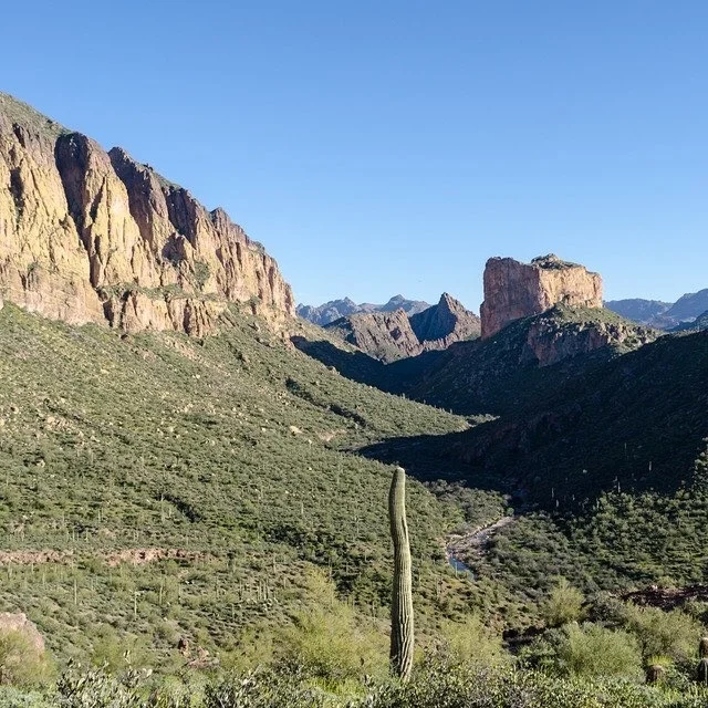 Superstition-Mountains-Wilderness-photo-by-Pedro-Vaz.JPG