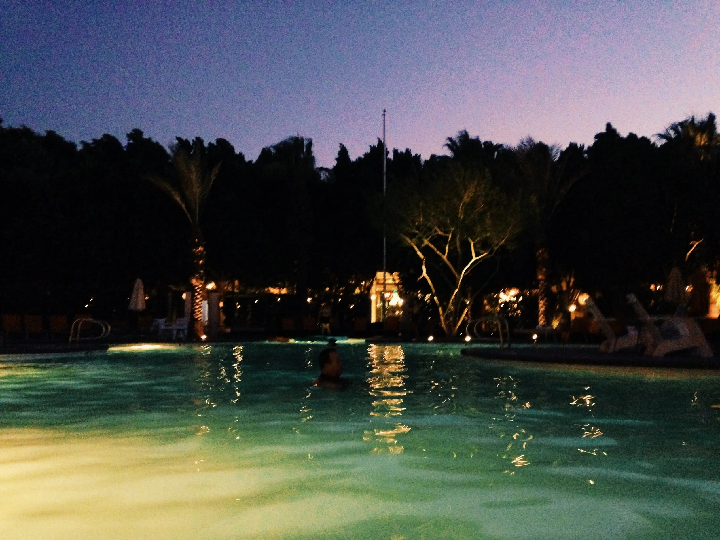 Piscina a noite