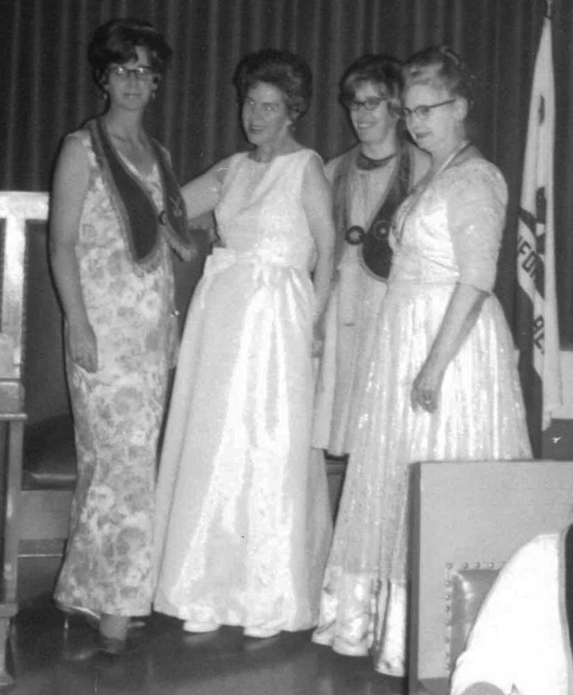 Mom, G Pat, Marge G Honey 1967 Cropped.jpg