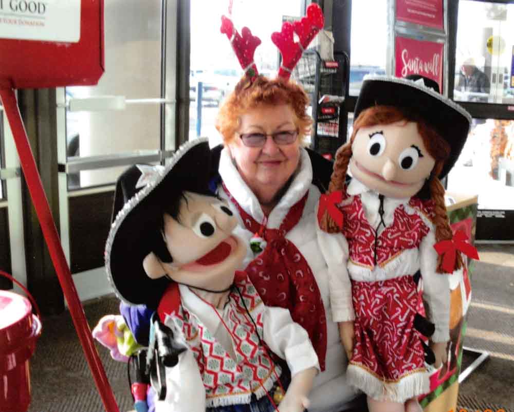 Mom Puppet Show 2016.jpg