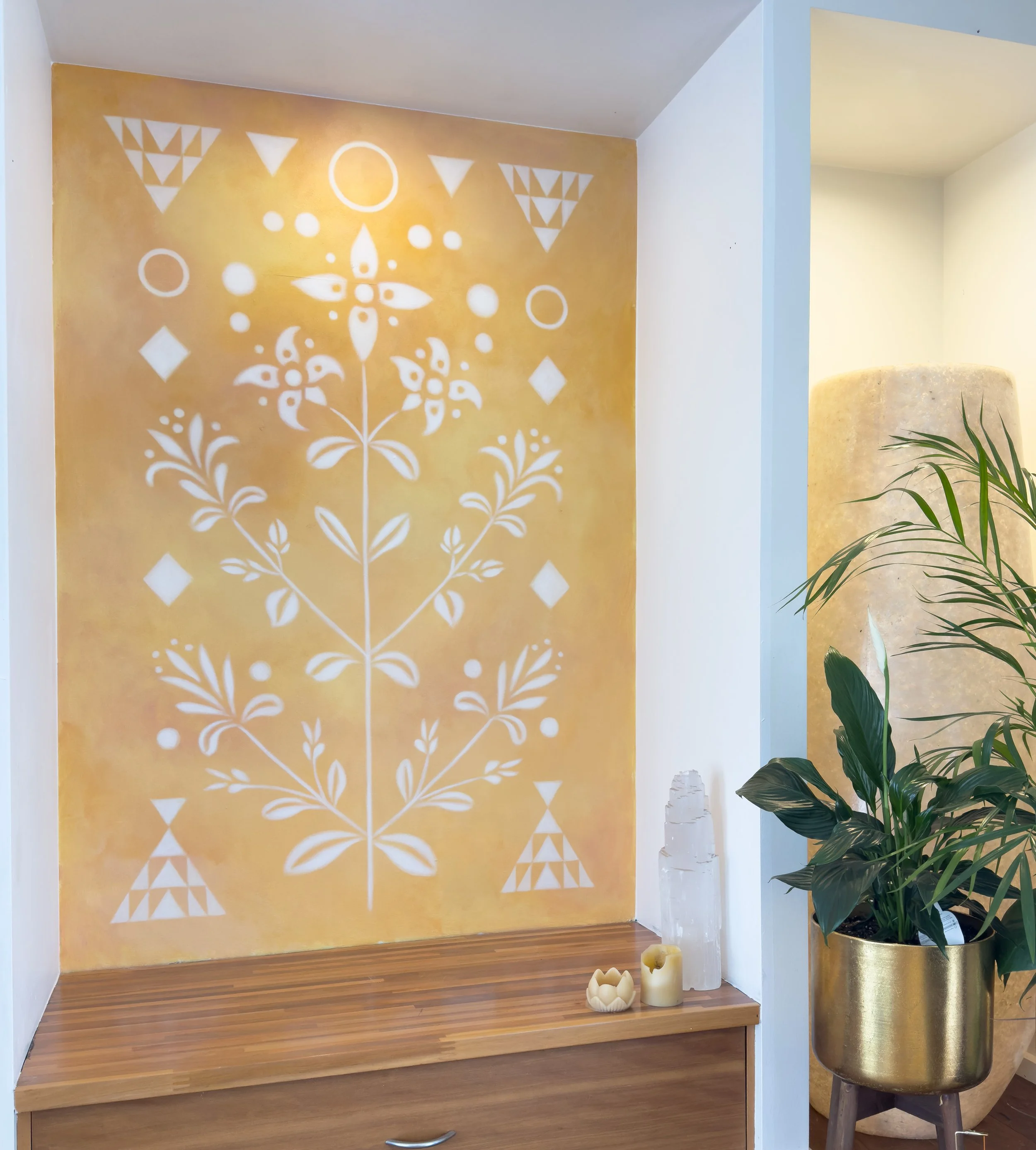   Healing Shala   Acrylic on wall, 170 × 120cm 