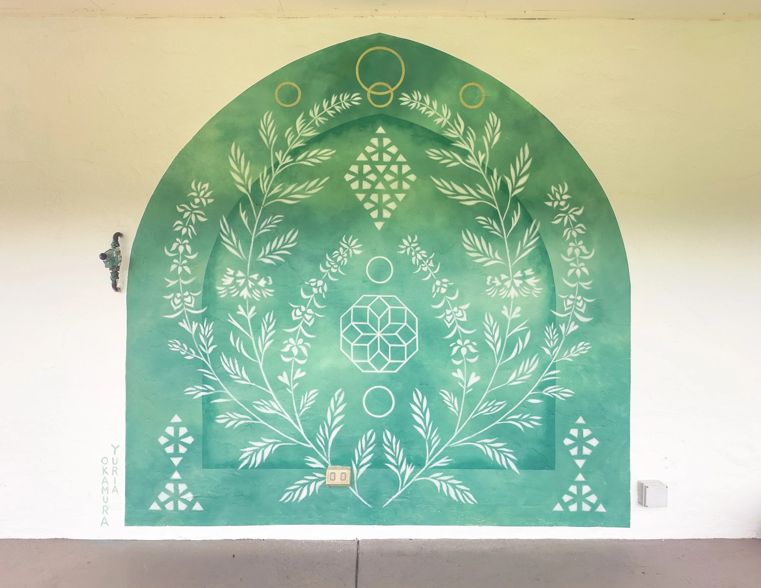   Emerald Tulsi   Acrylic on wall, 250 × 250cm 