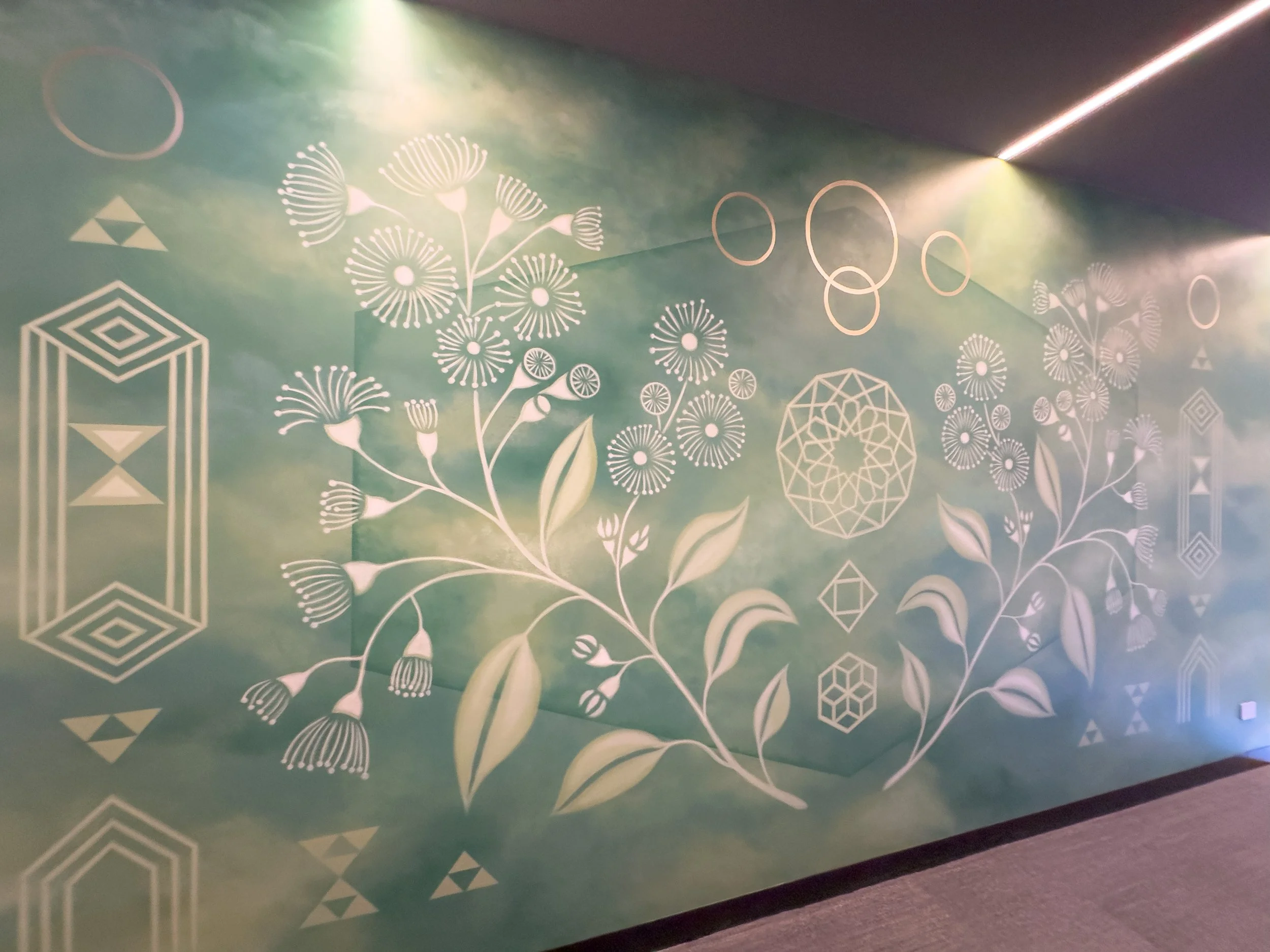   Eucalyptus   Acrylic on wall, 260 × 520cm 