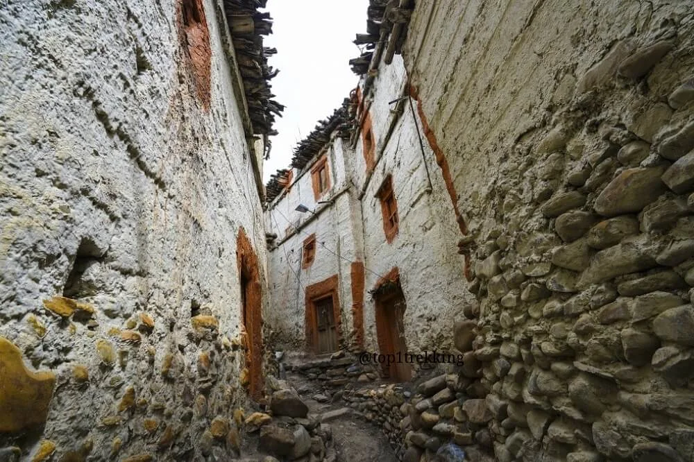 Ngôi làng đặc trưng vùng Upper Mustang